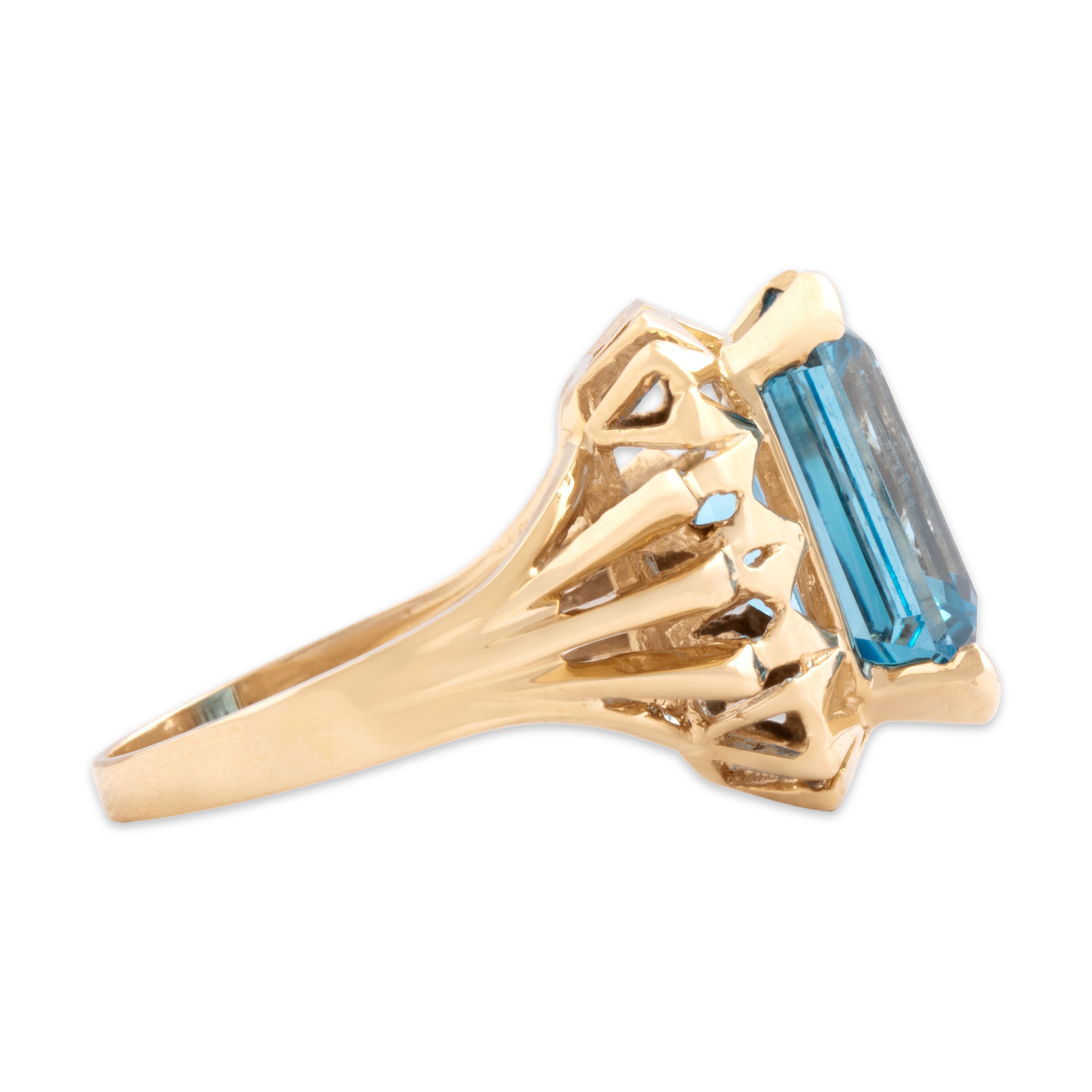 Vintage 10k Yellow Gold 11.84ct Blue Topaz Solitaire Cocktail Ring - Side view