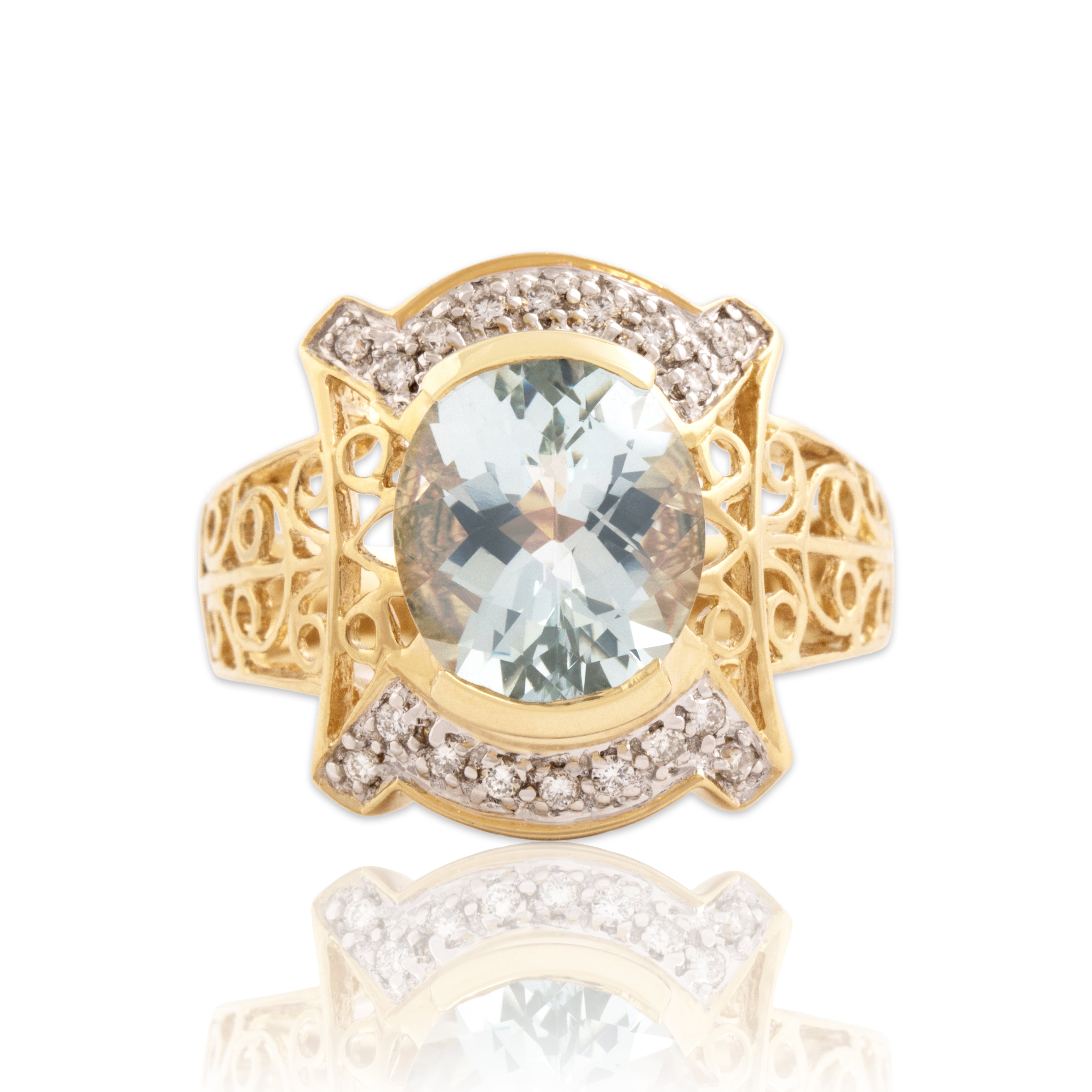 Vintage 14k Yellow Gold 3.33ct Aquamarine Diamond Bold Accented Oval Cocktail Ring - Close-up view