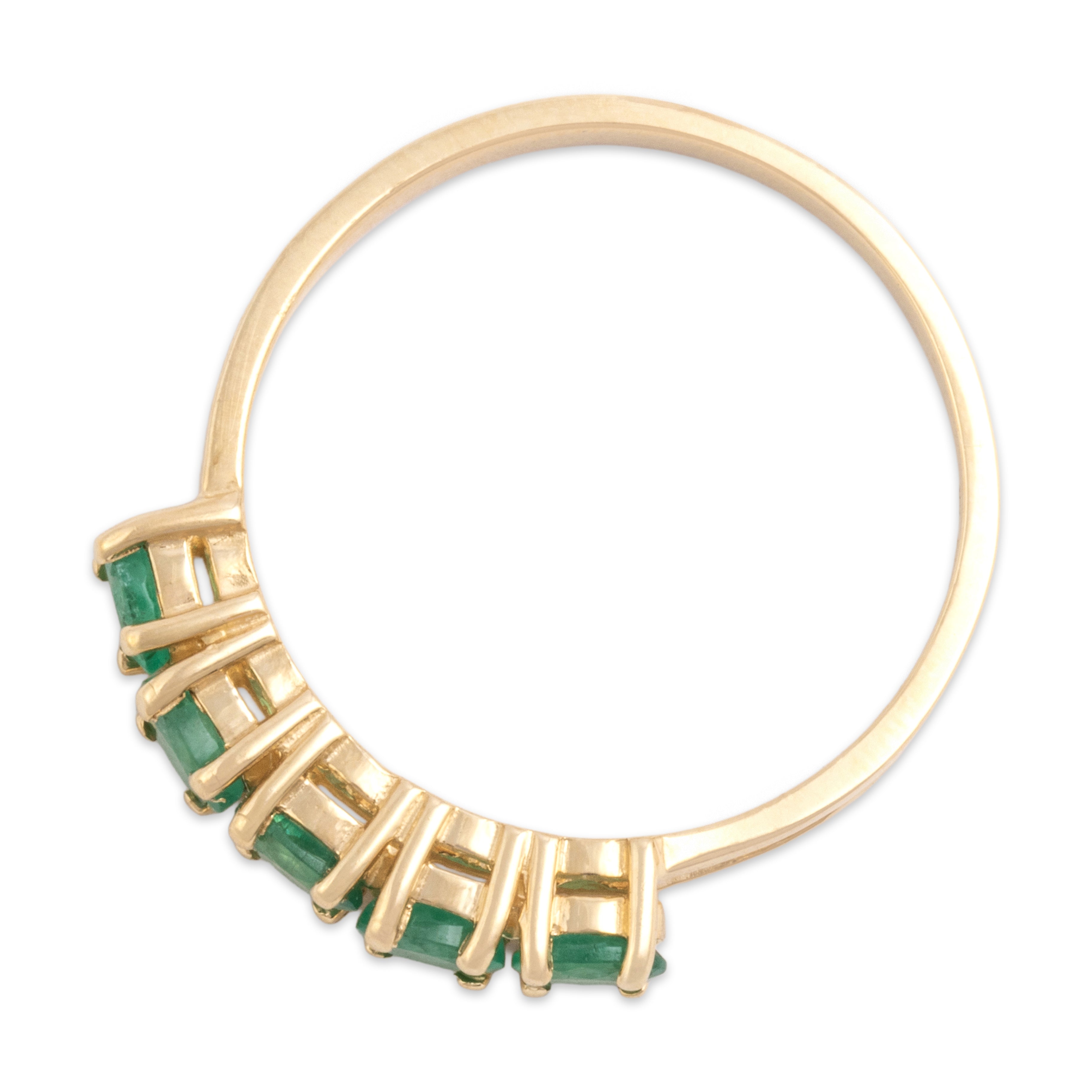 Vintage 14k Yellow Gold Emerald Chic Oval Line Ring - Overall view