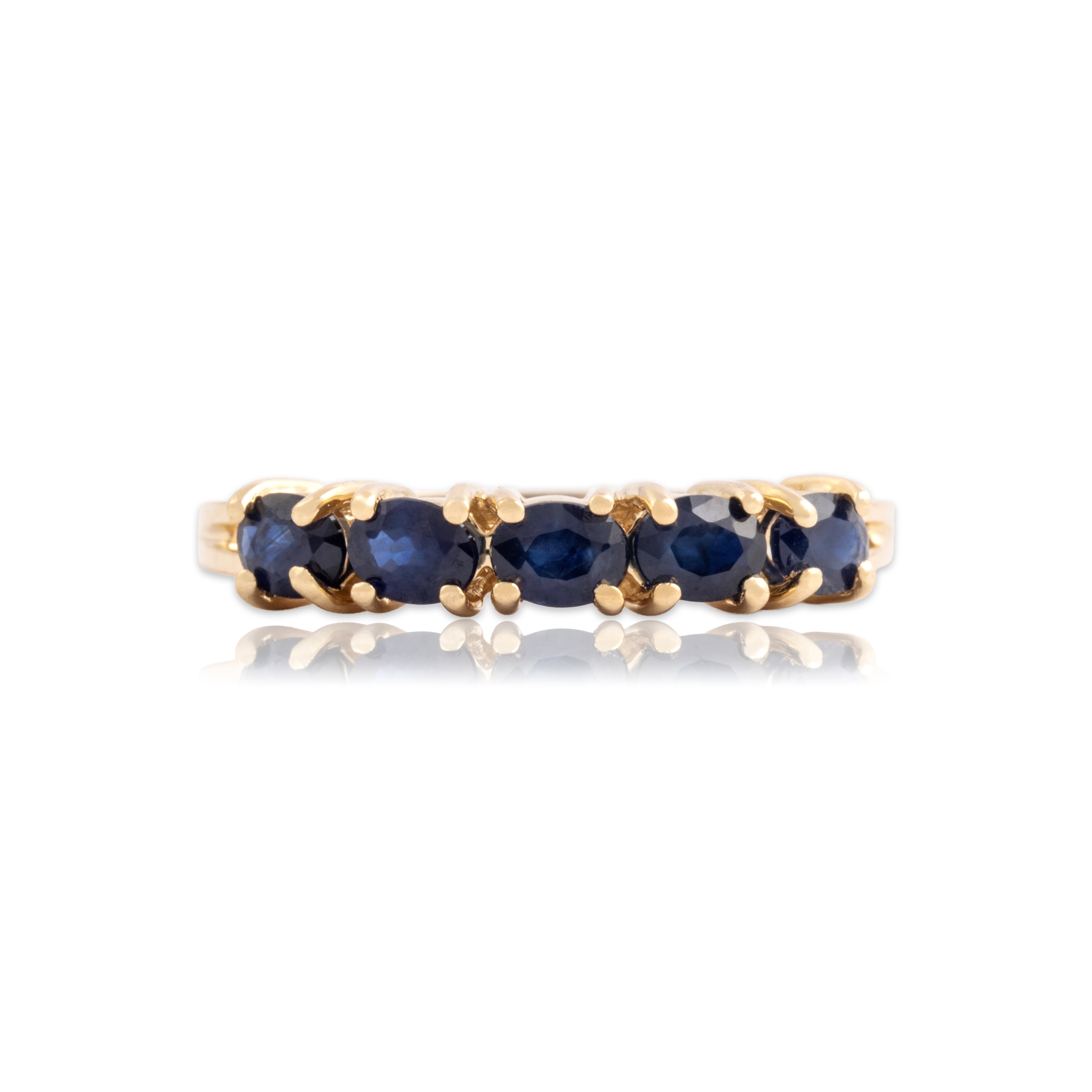 Vintage 14k Yellow Gold .77cttw Blue Sapphire East-West Oval Line Ring - Close-up view