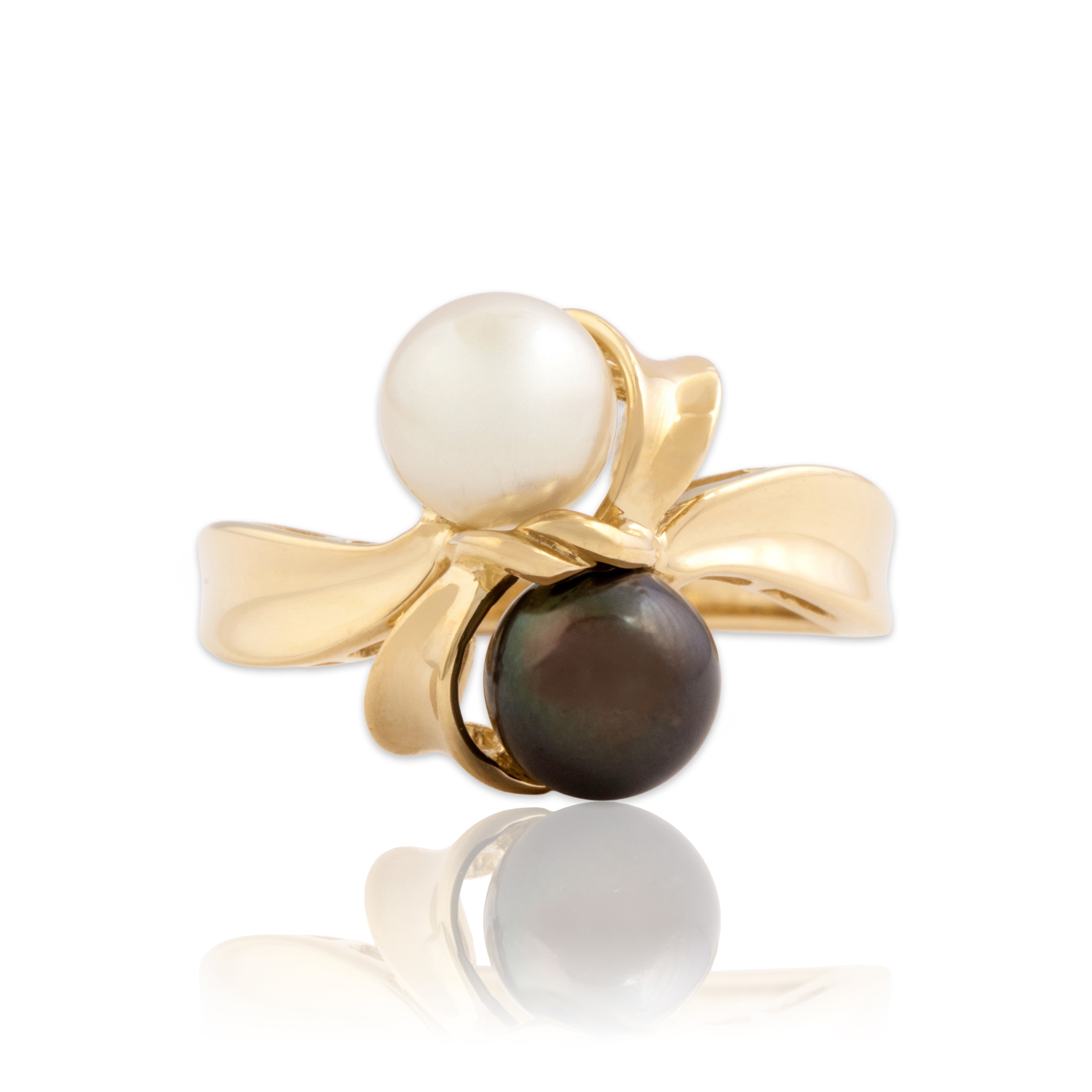 Vintage 14k Yellow Gold Tahitian Pearl Ribbon Adorned Duo Ring - Close-up view