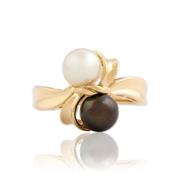 Vintage 14k Yellow Gold Tahitian Pearl Ribbon Adorned Duo Ring - Close-up view