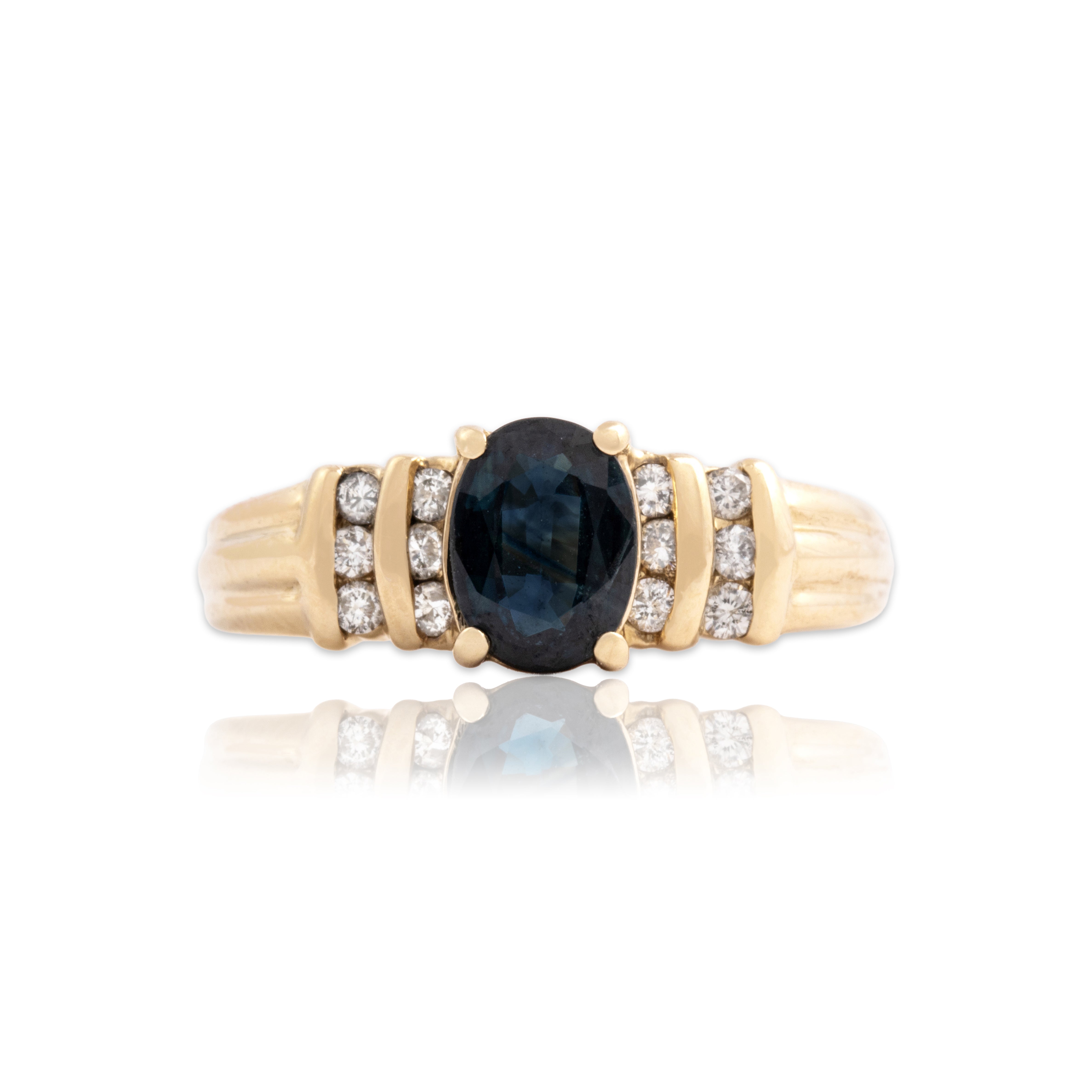 Vintage 14k Yellow Gold .84ct Sapphire Diamond Ribbed Channel Shoulder Ring 7.00