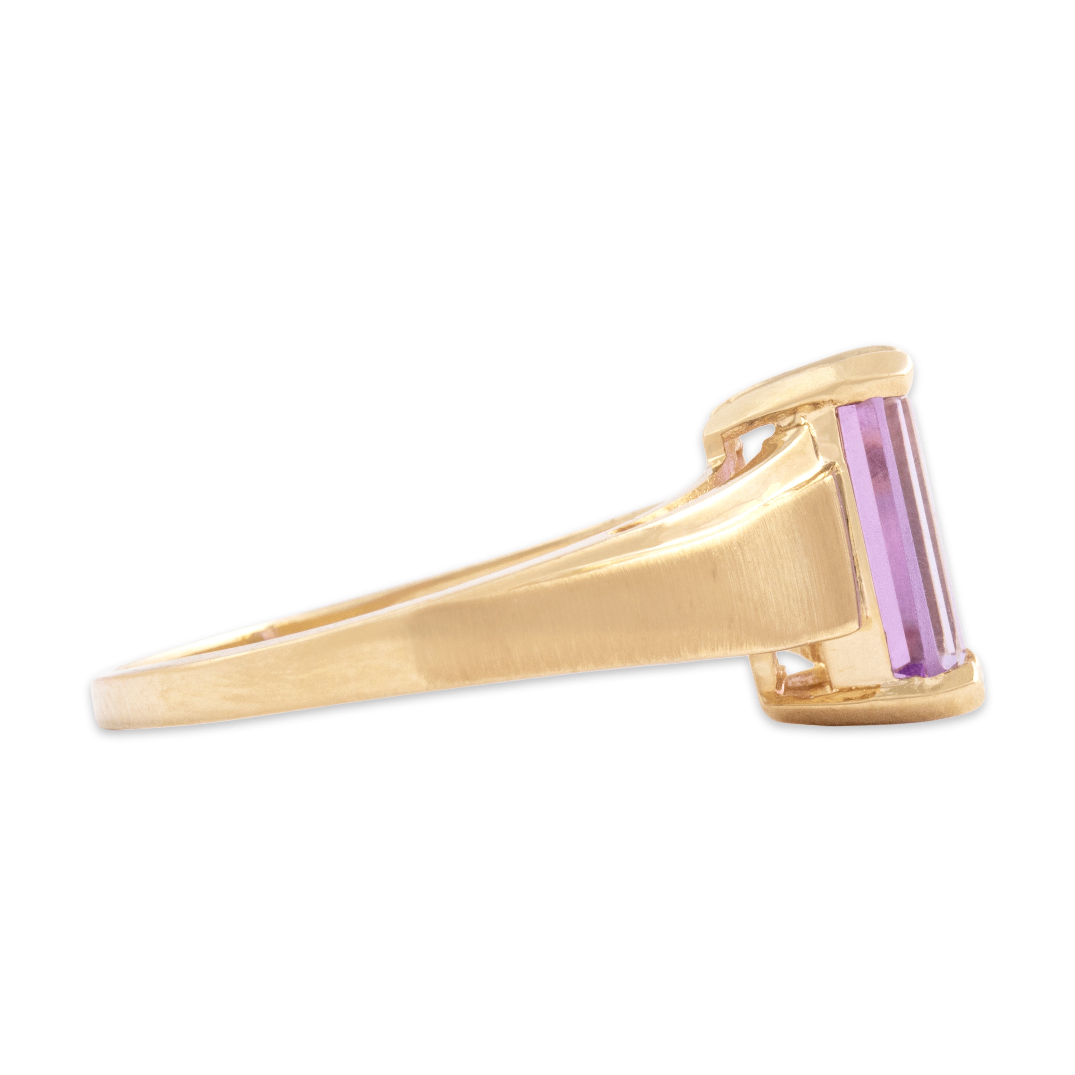 Vintage 10k Yellow Gold 1.15ct Amethyst Brushed Rectangular Solitaire Ring - Side view