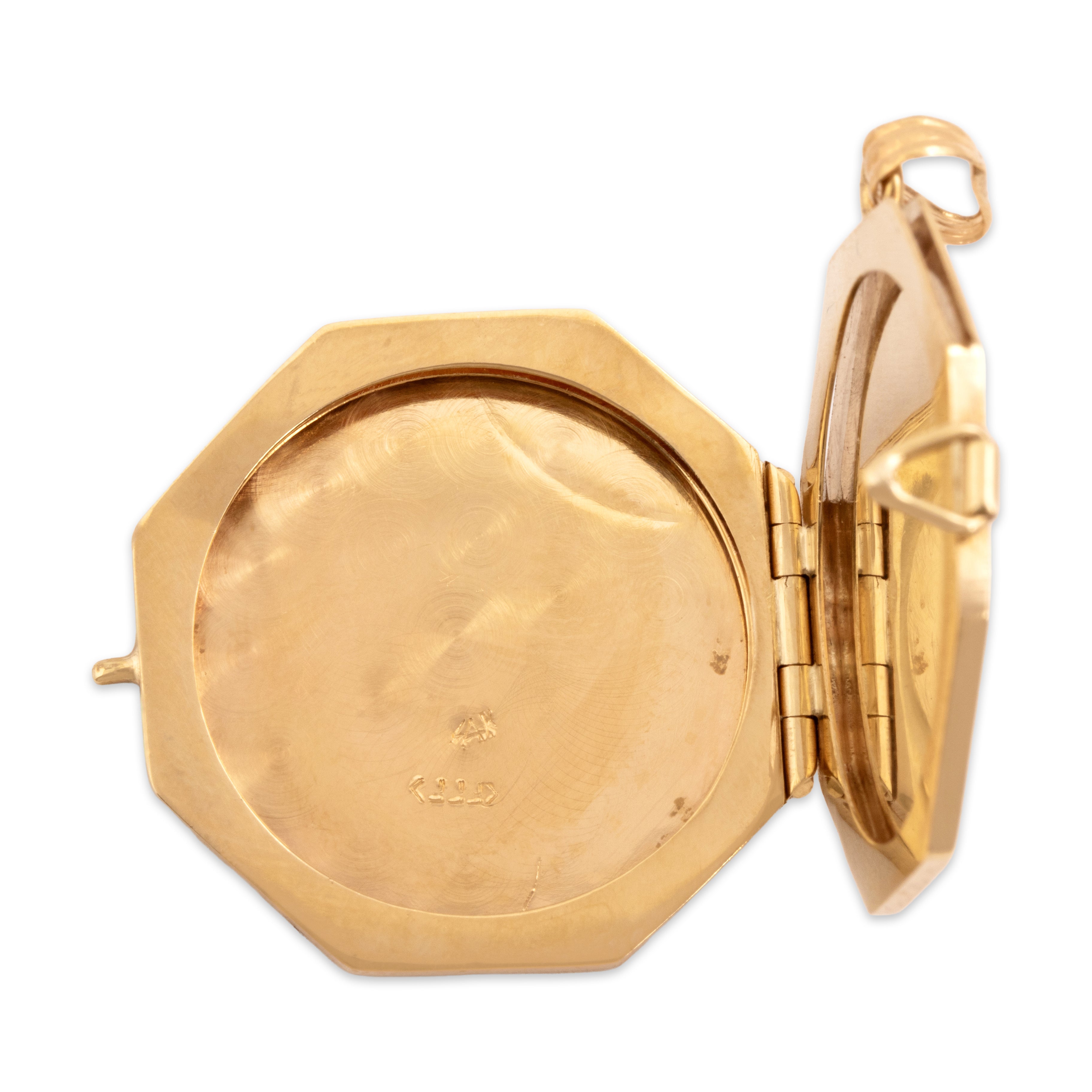 Vintage 14k Yellow Gold Lovely Engine-Turned Engraved Floral Multi-Photo Locket Pendant - detail view #2