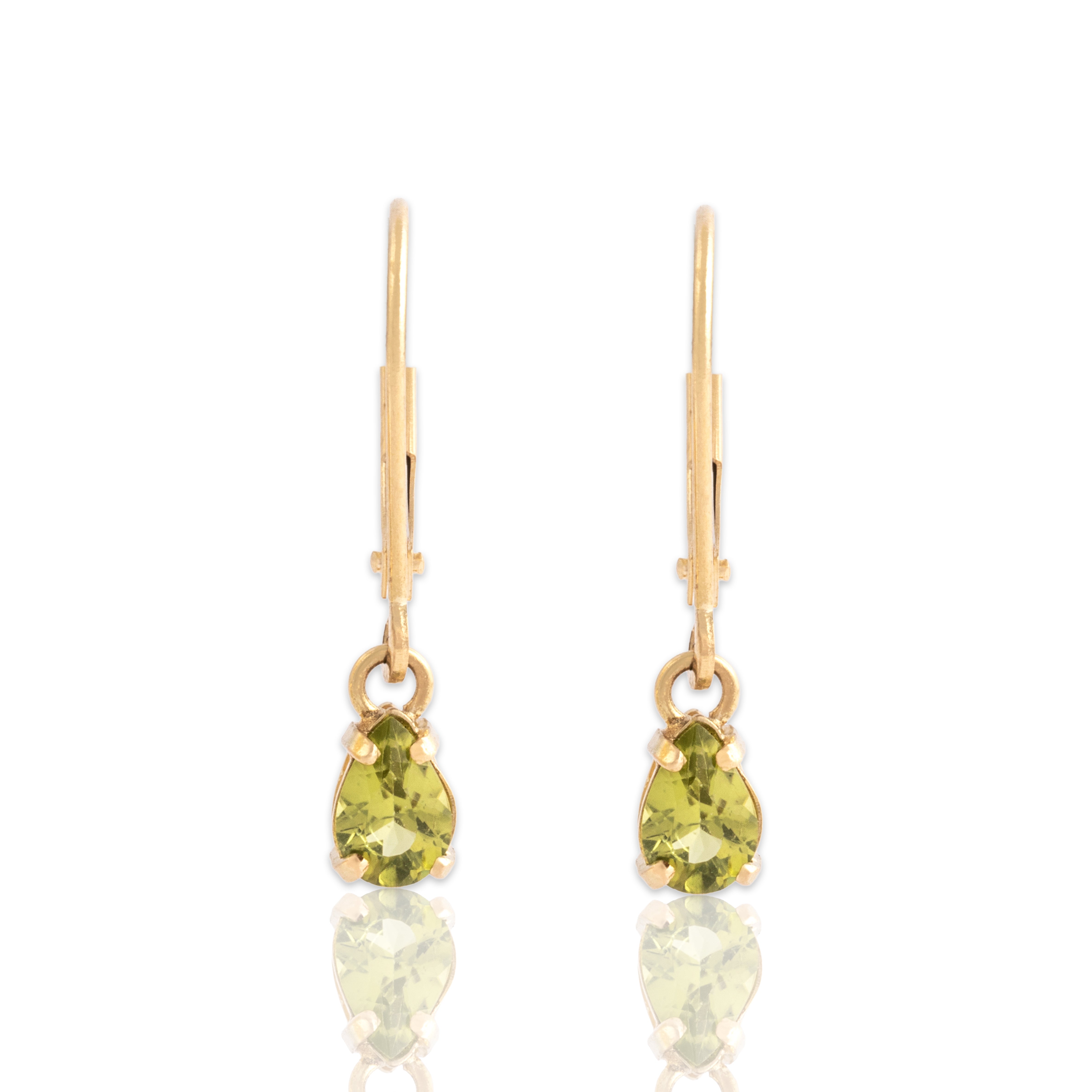 Vintage 14k Yellow Gold .75cttw Peridot Everyday Pear Solitaire Dangle Earrings - Close-up view