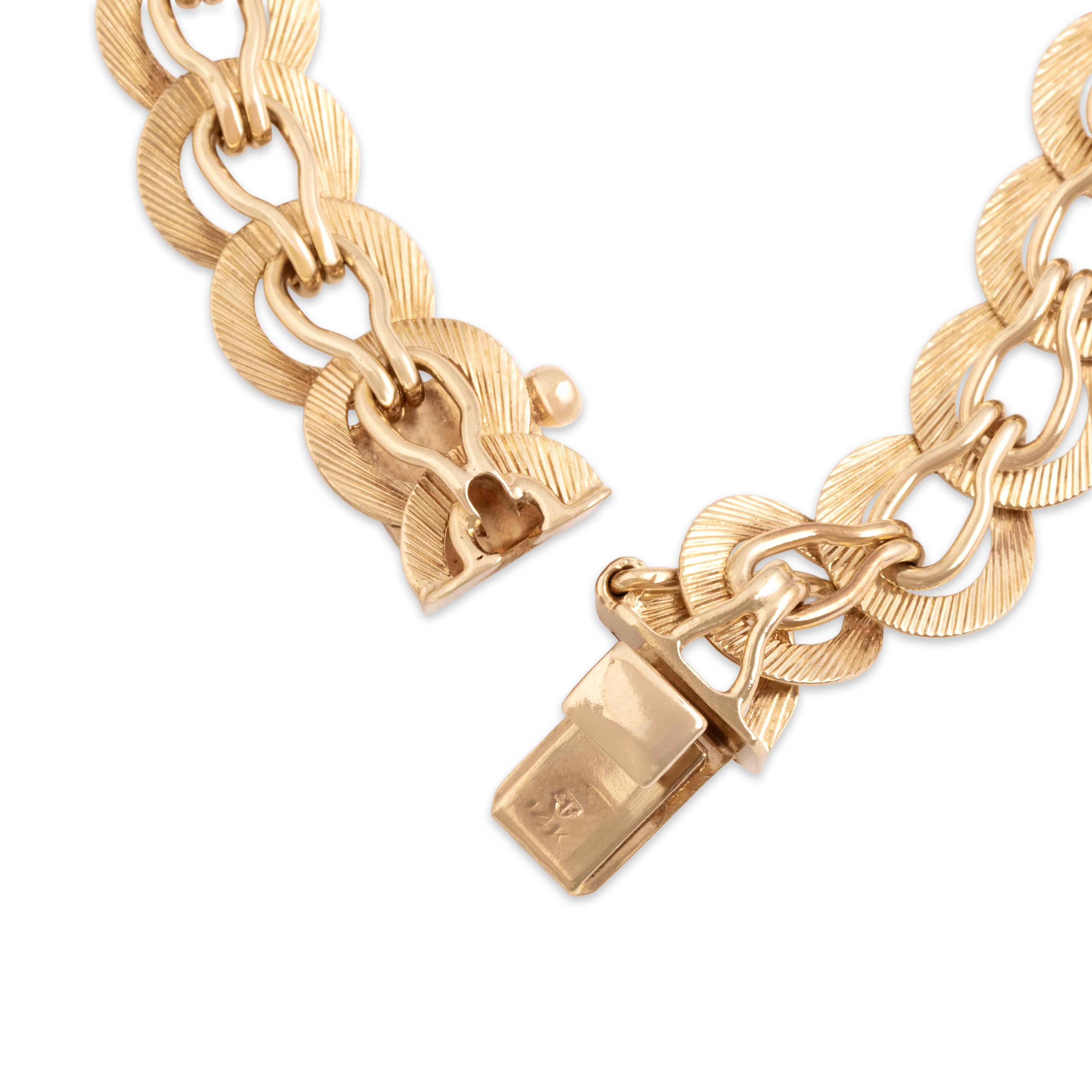 Vintage 14k Yellow Gold Fabulous Textured Disc Link Bracelet - clasp view