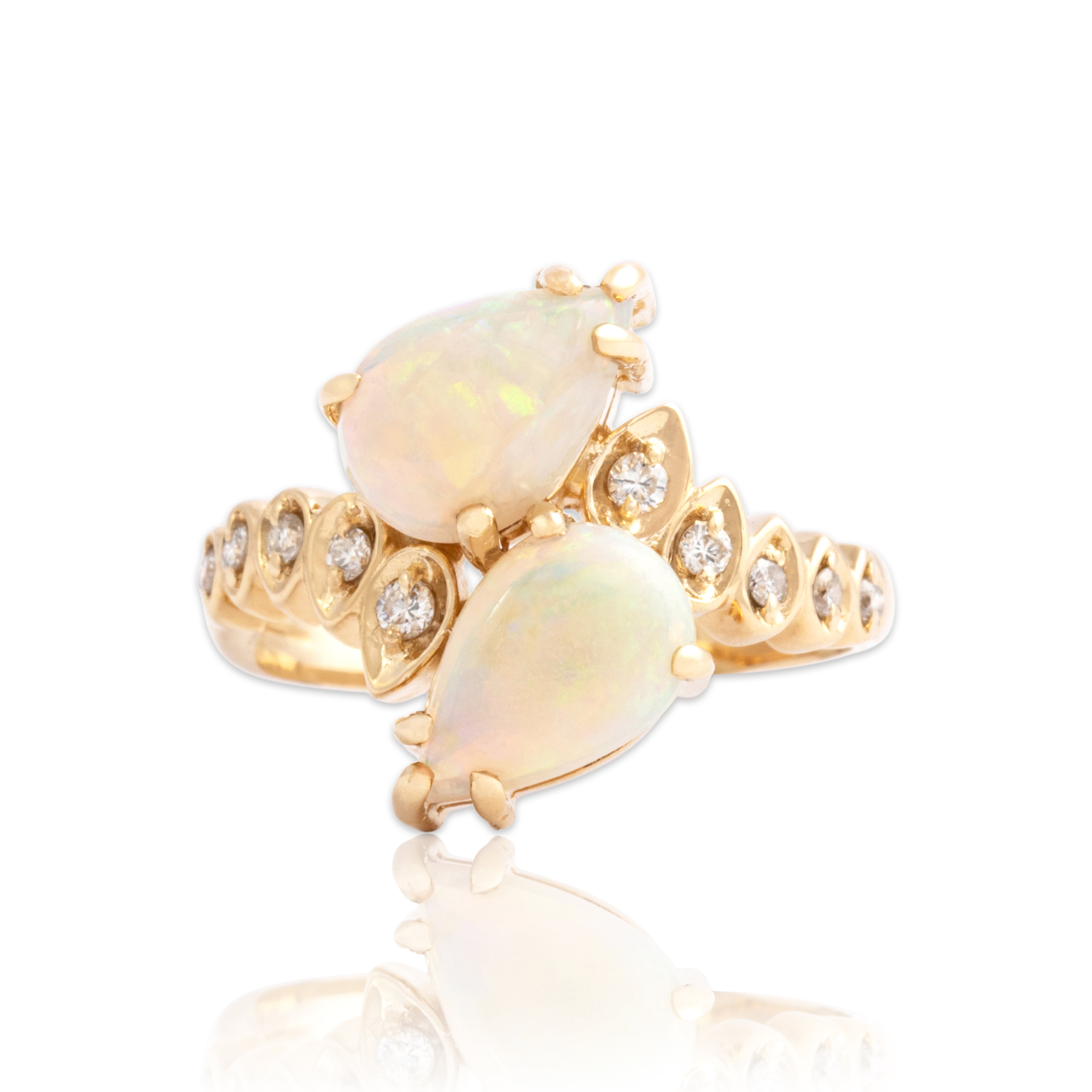 Vintage 14k Yellow Gold 1.63cttw Opal Diamond Rainbow Flashing Pear Bypass Ring - Close-up view