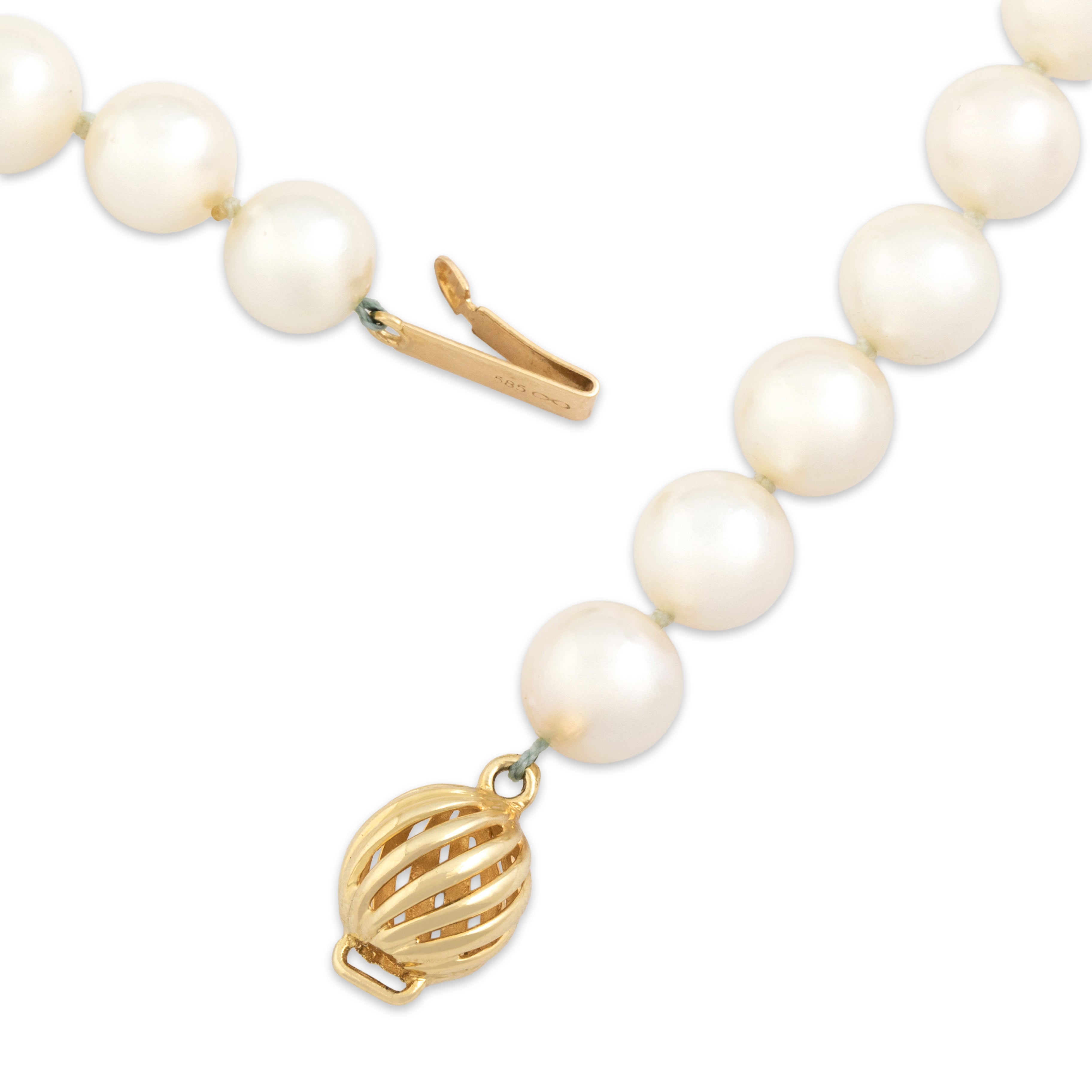 Vintage 14k Yellow Gold Pearl Timeless Strand Ball Fluted Ball Clasp Necklace 18