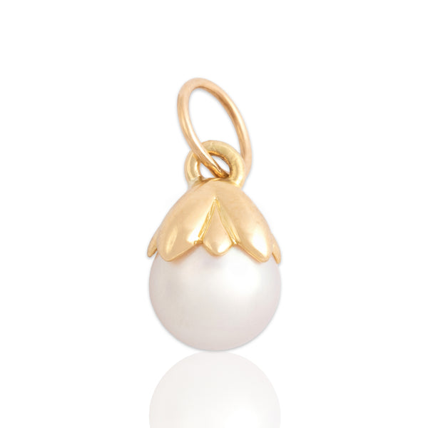 Vintage Small 18k Yellow Gold Pearl Luminous Charm / Pendant