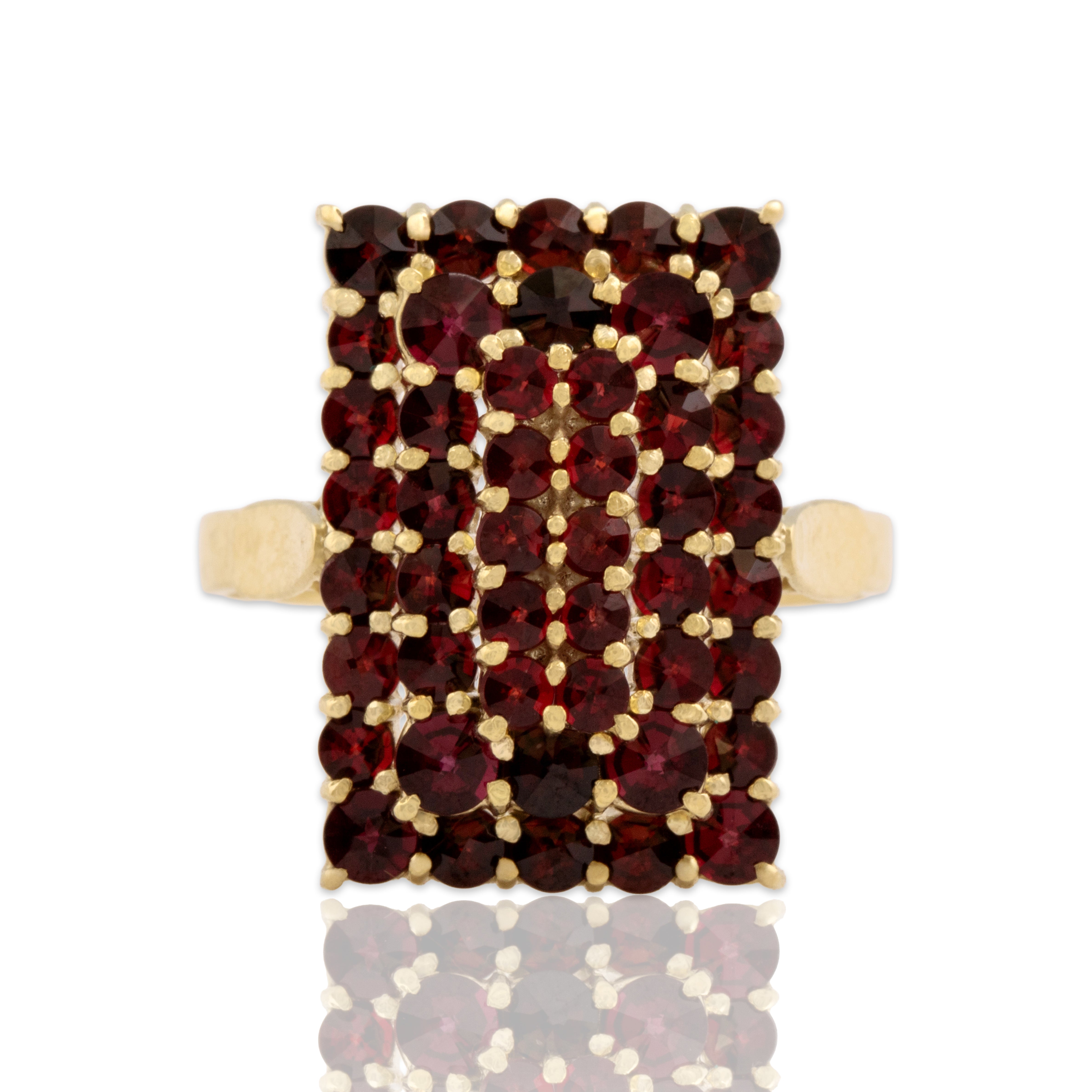 Vintage 14k Yellow Gold 1.93cttw Garnet Striking Rectangular Pyramid Ring - Close-up view