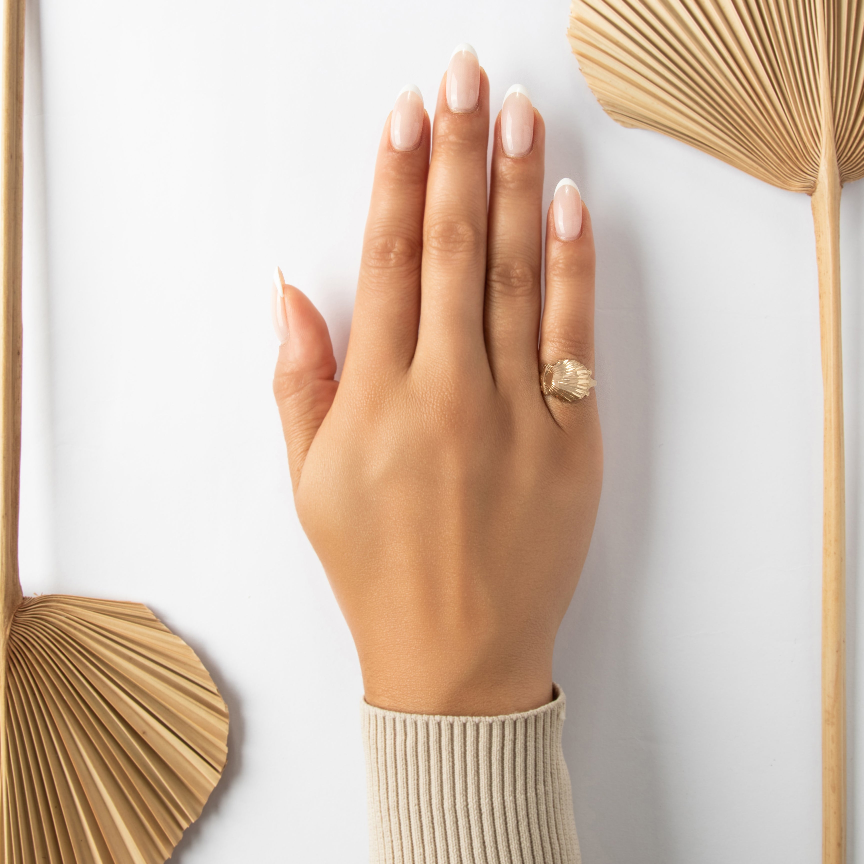 Vintage 14k Yellow Gold Elegant Scrolled Seashell Ring - On model view