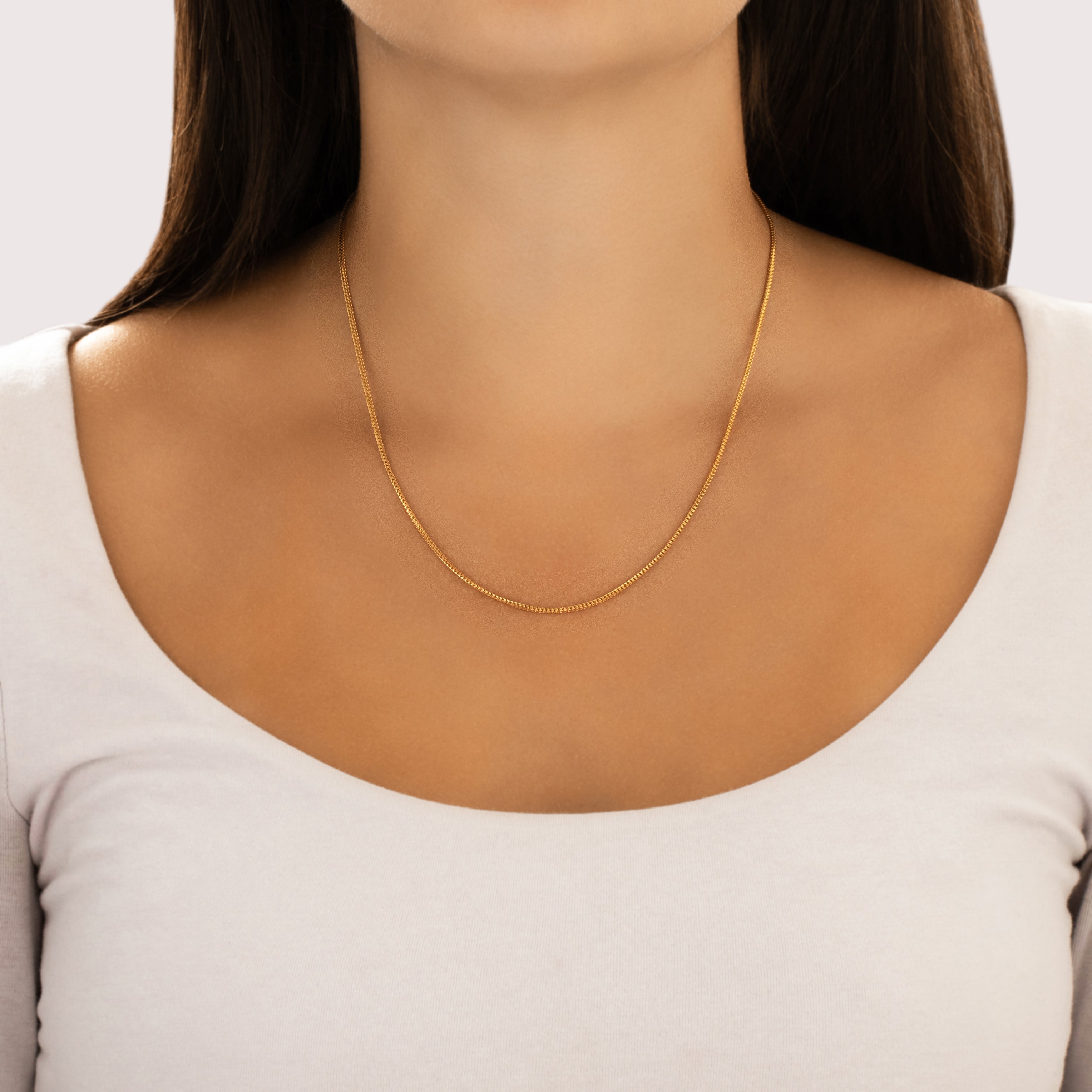 Vintage Italian 14k Yellow Gold 1.35mm Dimensional Fish Scale Link Chain - On model view