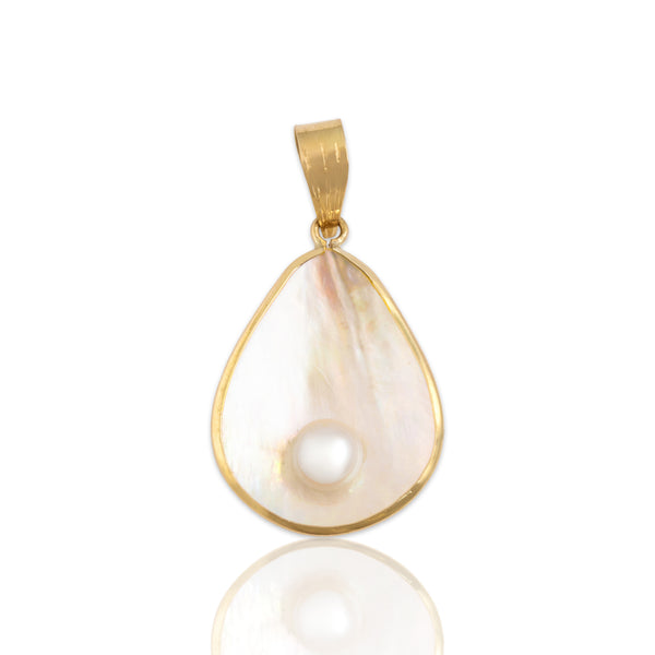 Vintage Lightweight 18k Yellow Gold Pearl Mother Of Pearl Iridescent Shell Pendant