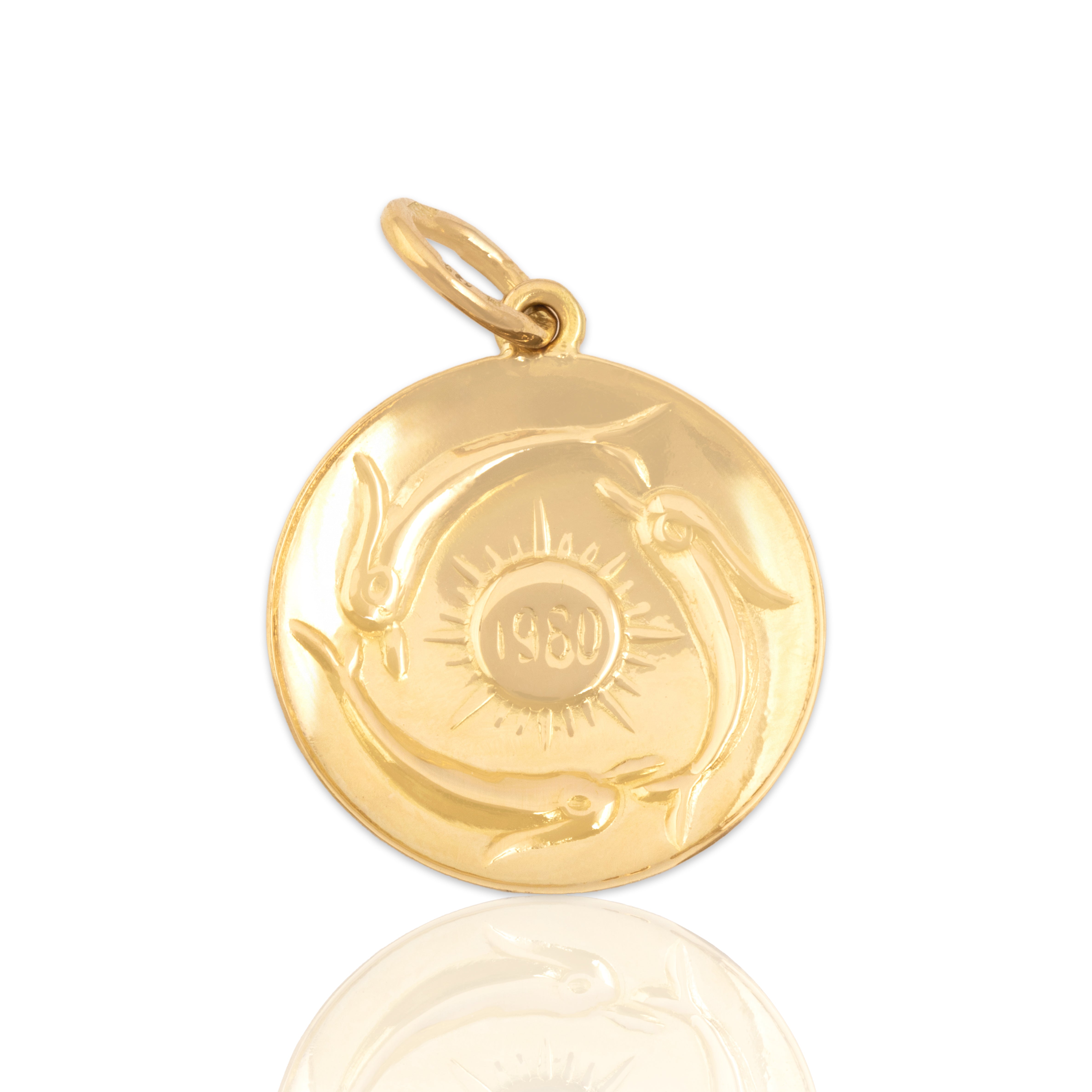 Vintage 18k Yellow Gold Gleaming Swimming Fish Sun Disc Charm / Pendant - Close-up view