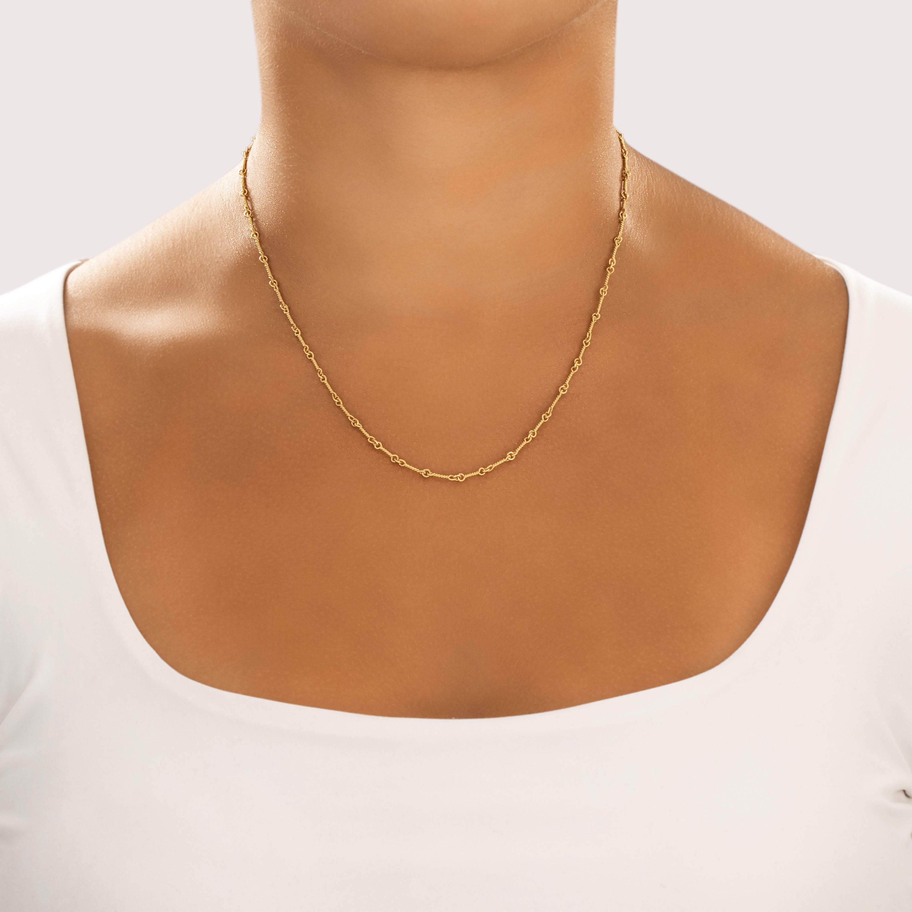 Vintage Italian 18k Yellow Gold 2.7mm Chic Rope Twist Link Chain - On model view