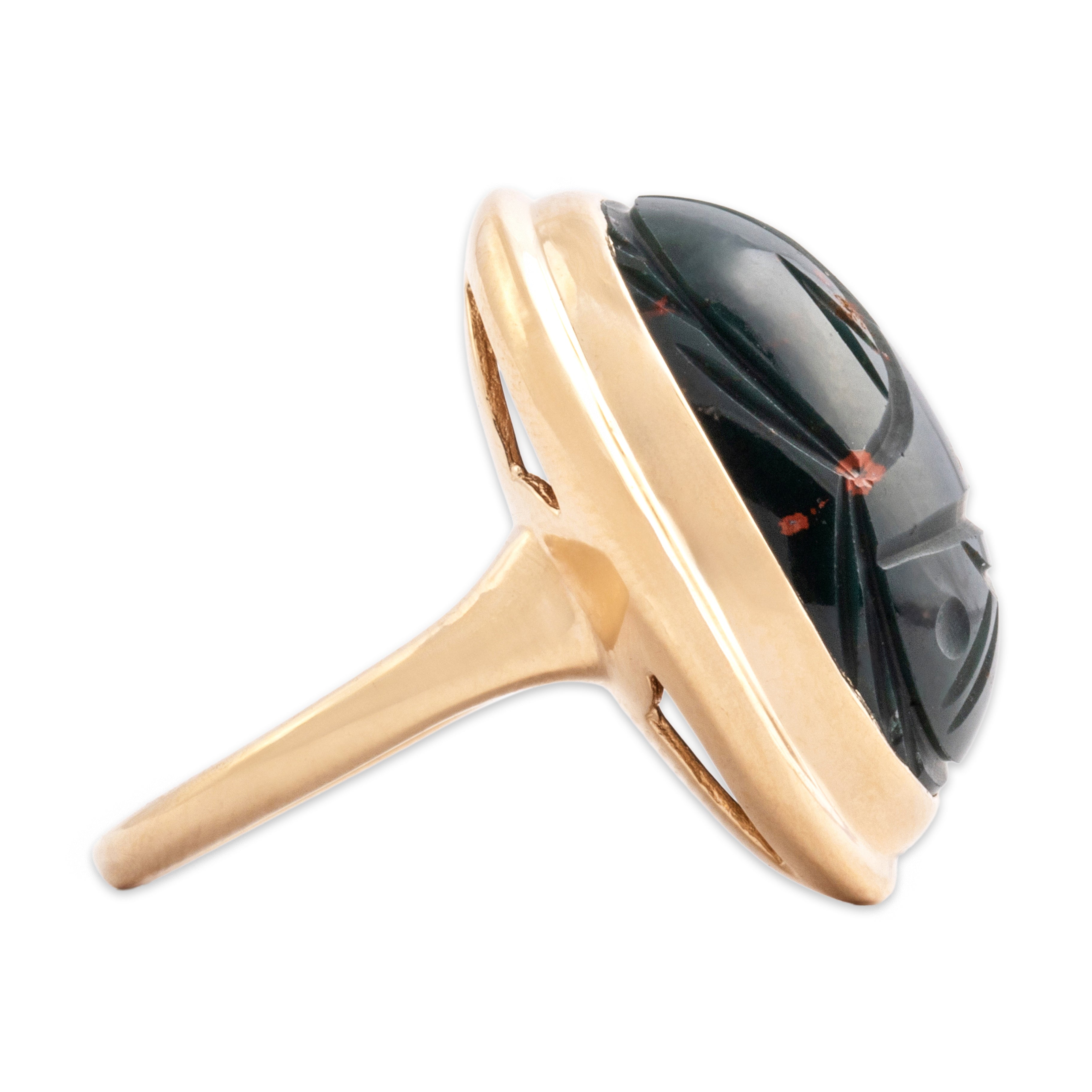 Vintage 14k Yellow Gold 15.9ct Bloodstone Oversized Gleaming Scarab Cocktail Ring - Side view