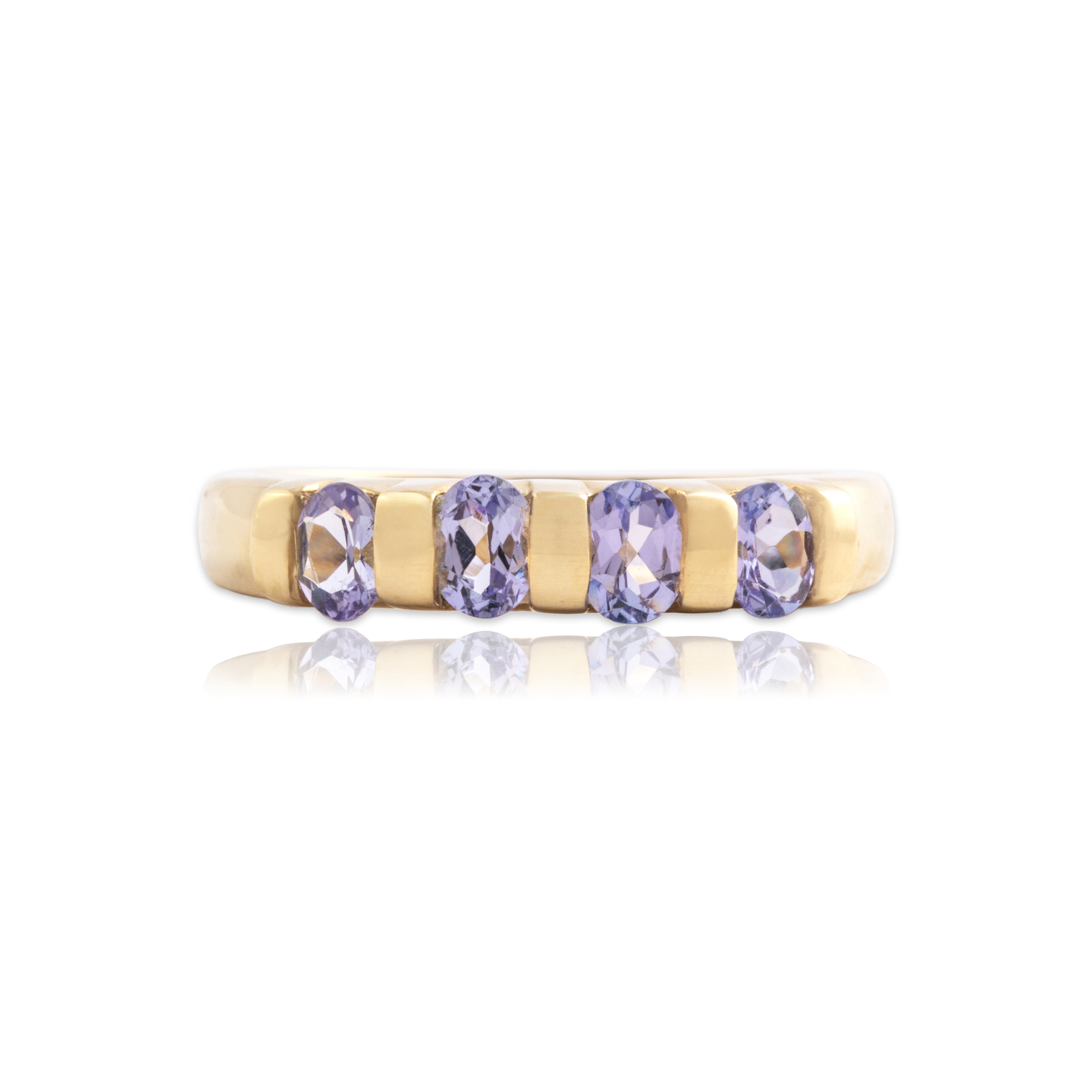 Vintage 14k Yellow Gold .58cttw Tanzanite Pastel Purple Oval Line Ring - Close-up view