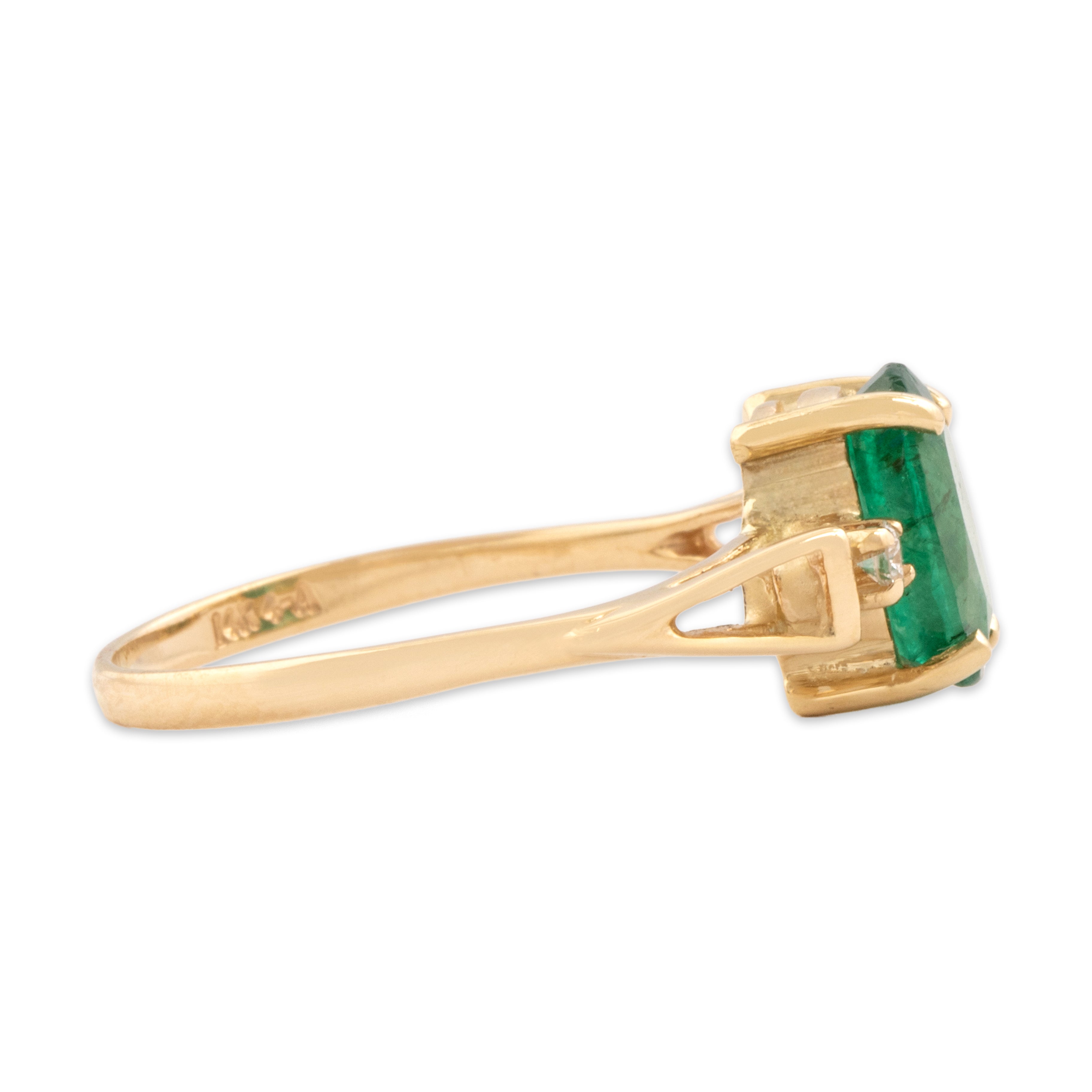 Vintage 14k Yellow Gold 1.31ct Emerald Diamond Glowing Cabochon Ring - Side view
