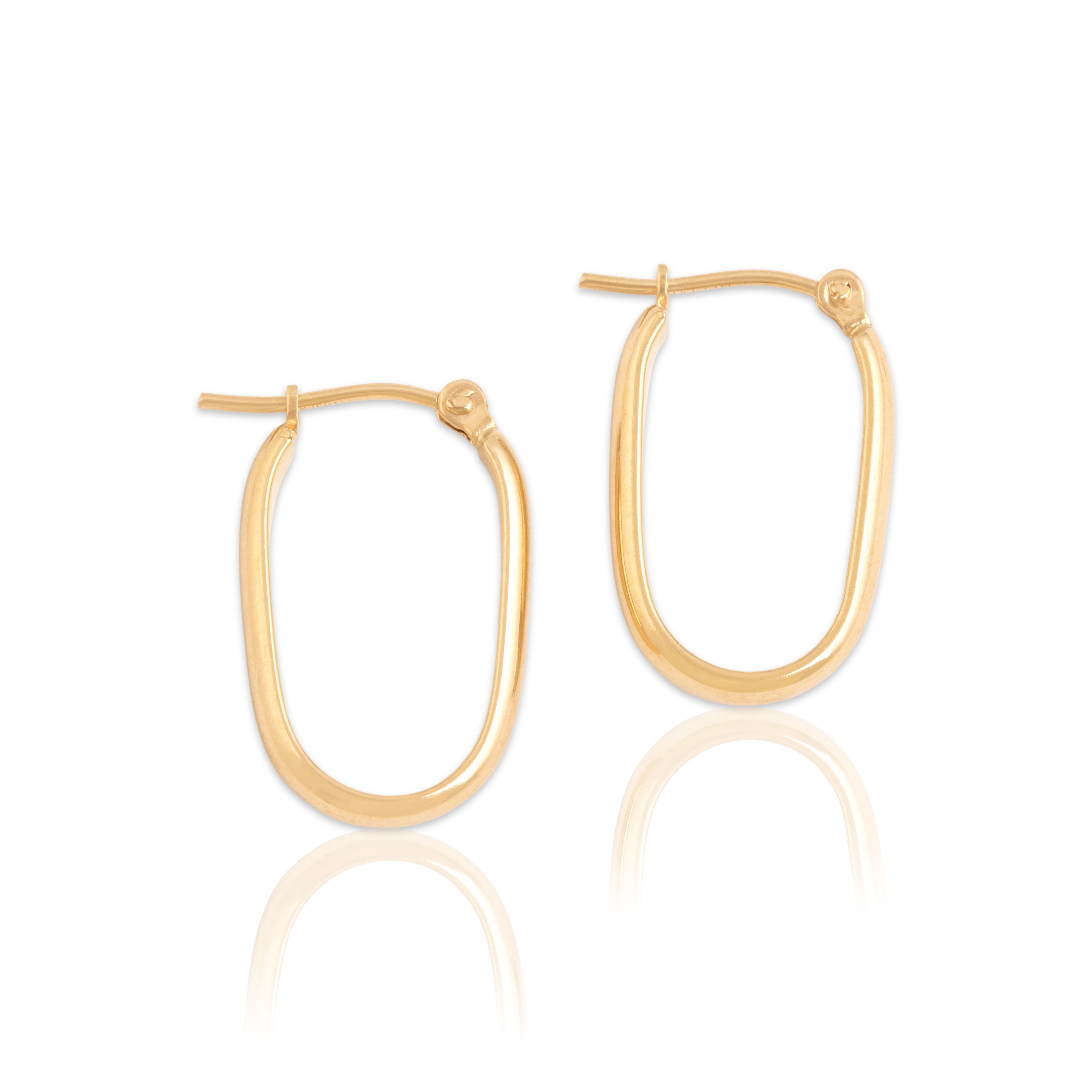 Vintage Lightweight 14k Yellow Gold Oval Hoop Earrings - Close-up view