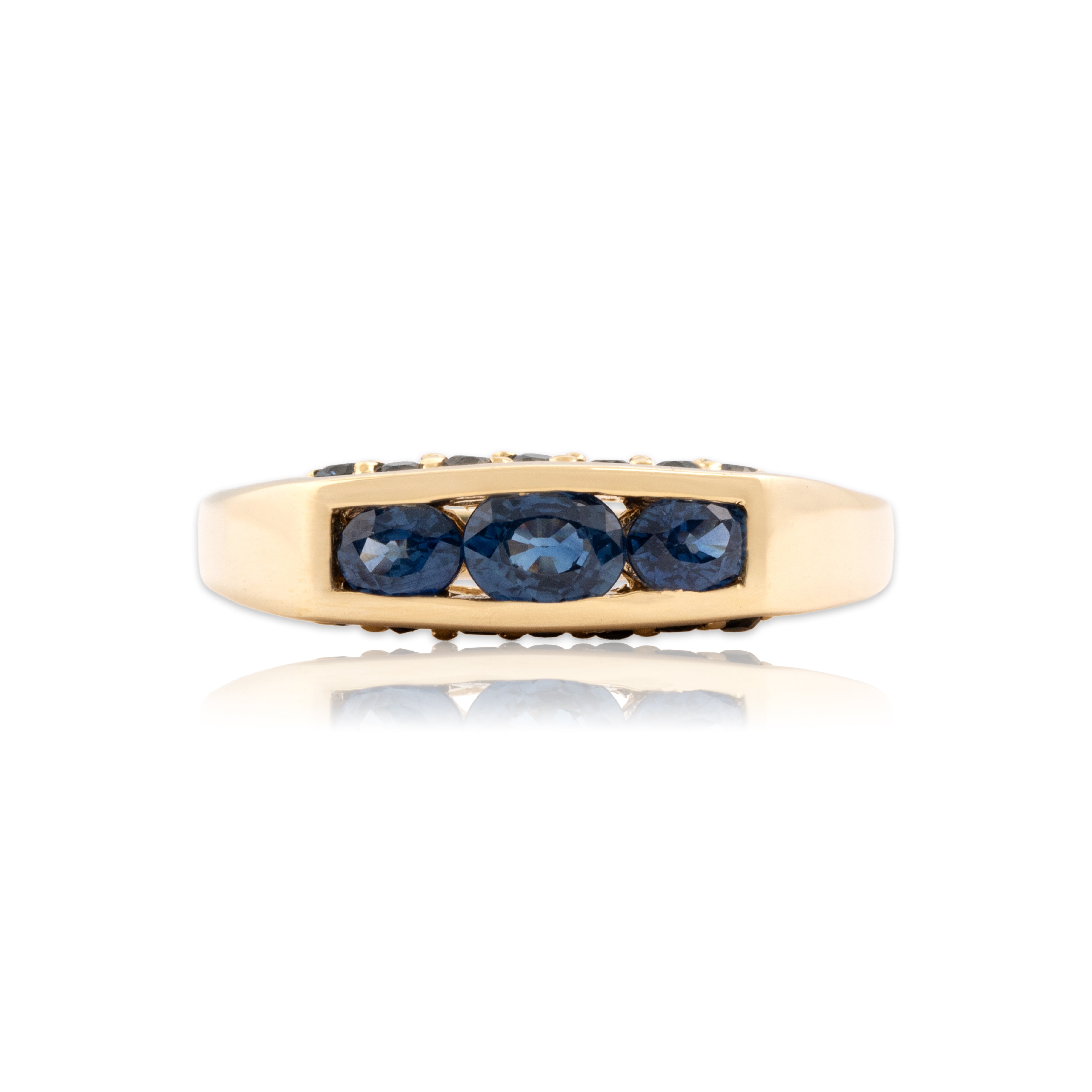 Vintage 14k Yellow Gold 1.08cttw Blue Sapphire East-West Bezel Ring - Close-up view
