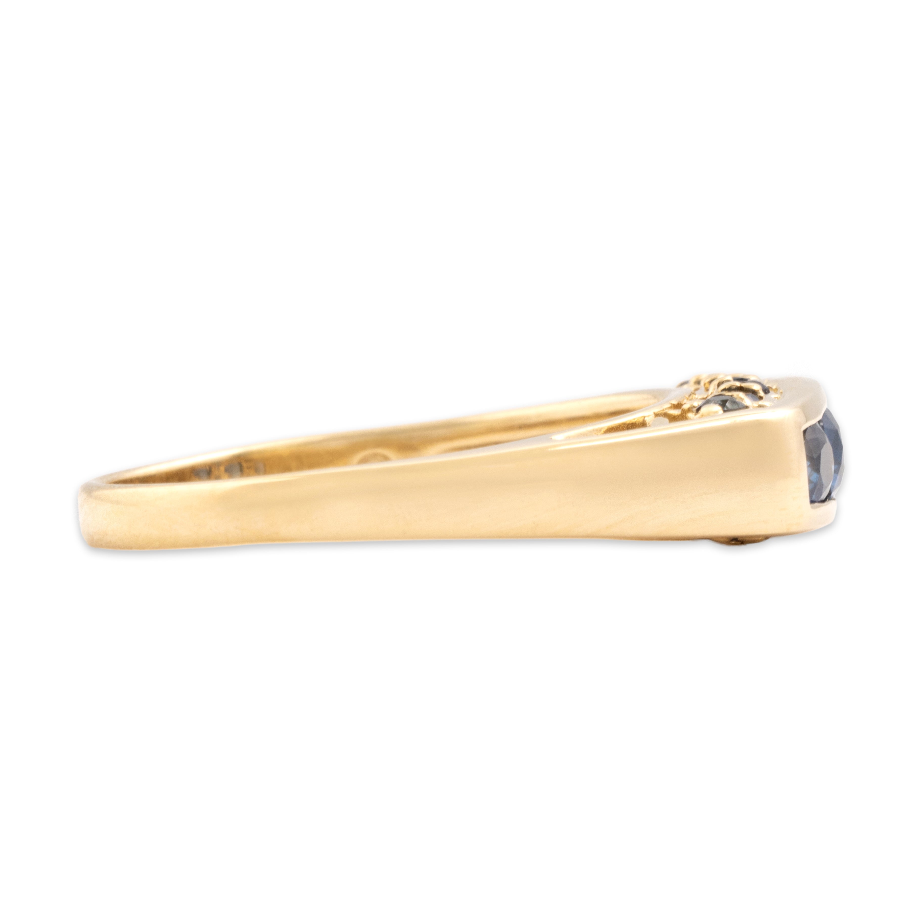 Vintage 14k Yellow Gold 1.08cttw Blue Sapphire East-West Bezel Ring - Side view