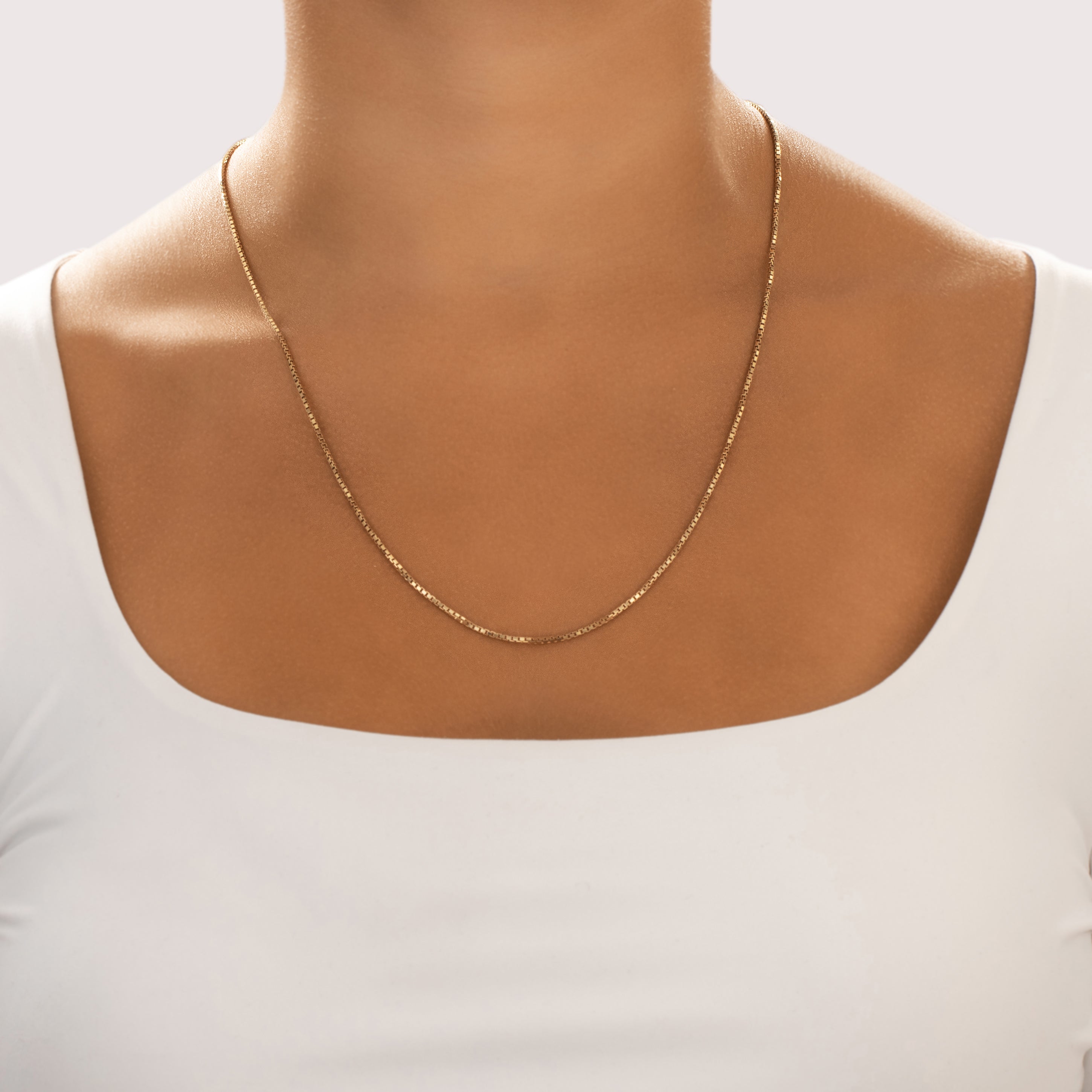 Vintage 14k Yellow Gold 1.4mm Gleaming Box Chain - On model view