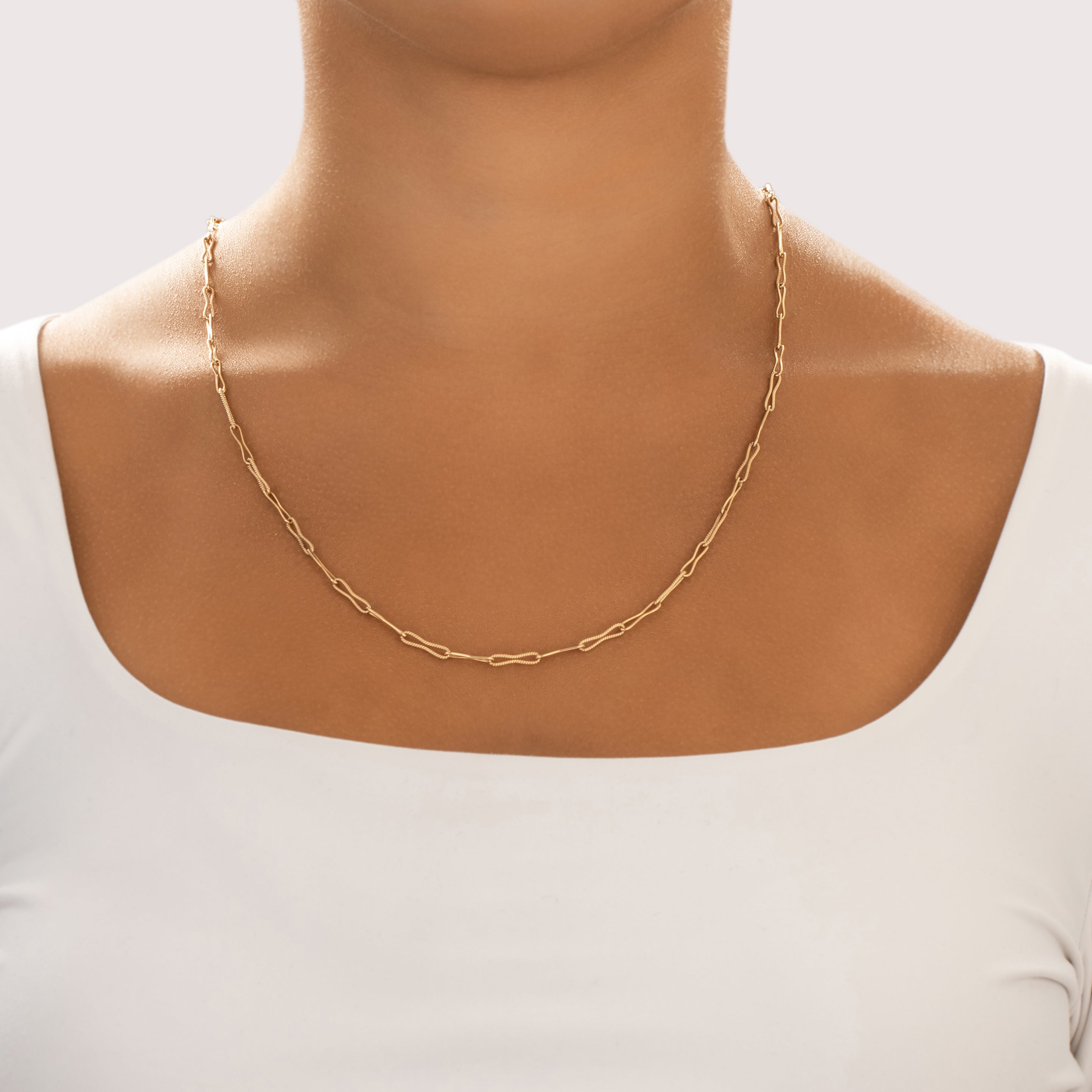 Vintage 14k Yellow Gold 3.3mm Alternating Textured Peanut Link Chain - On model view