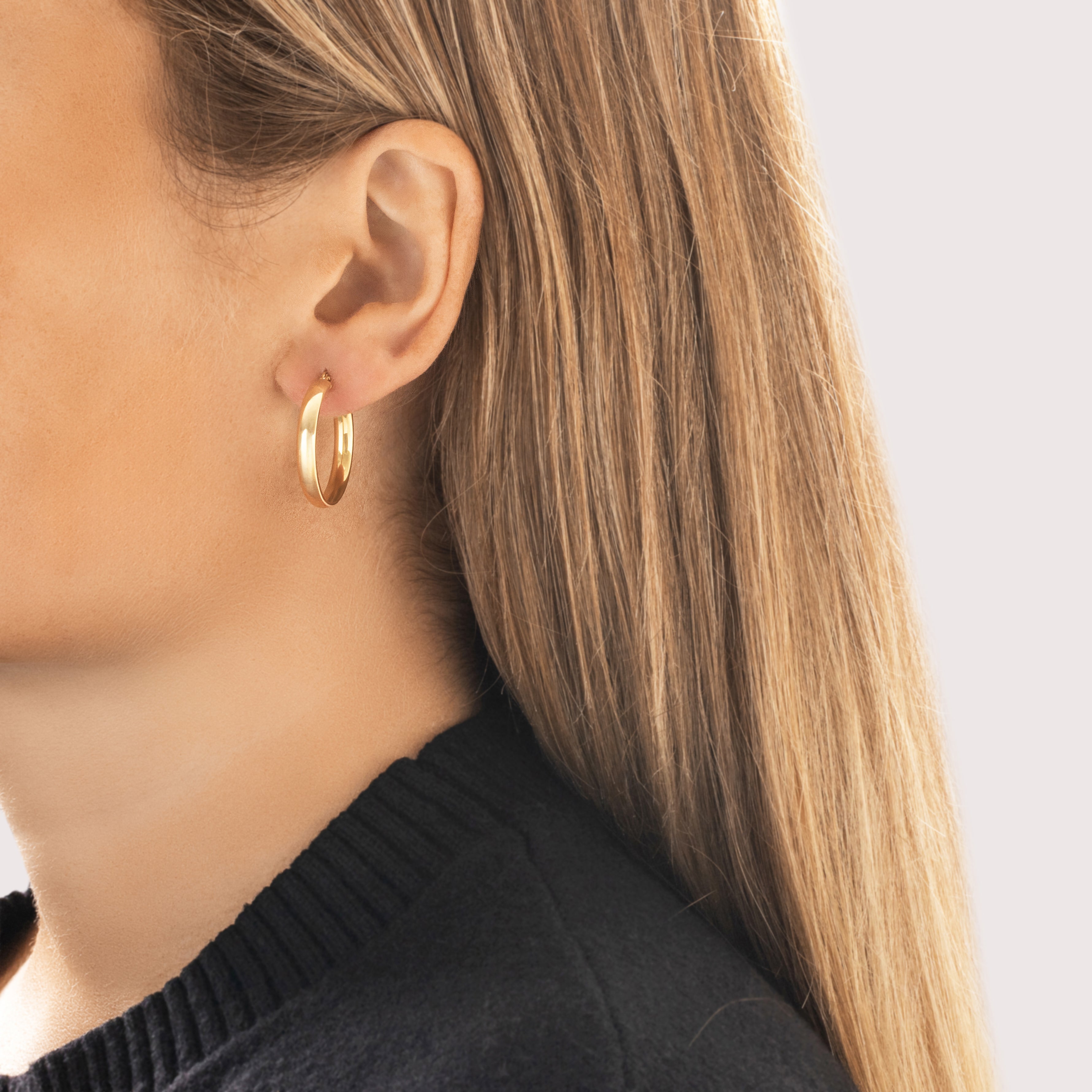 Vintage Italian 18k Yellow Gold Sleek Classic Hoop Earrings - On model view