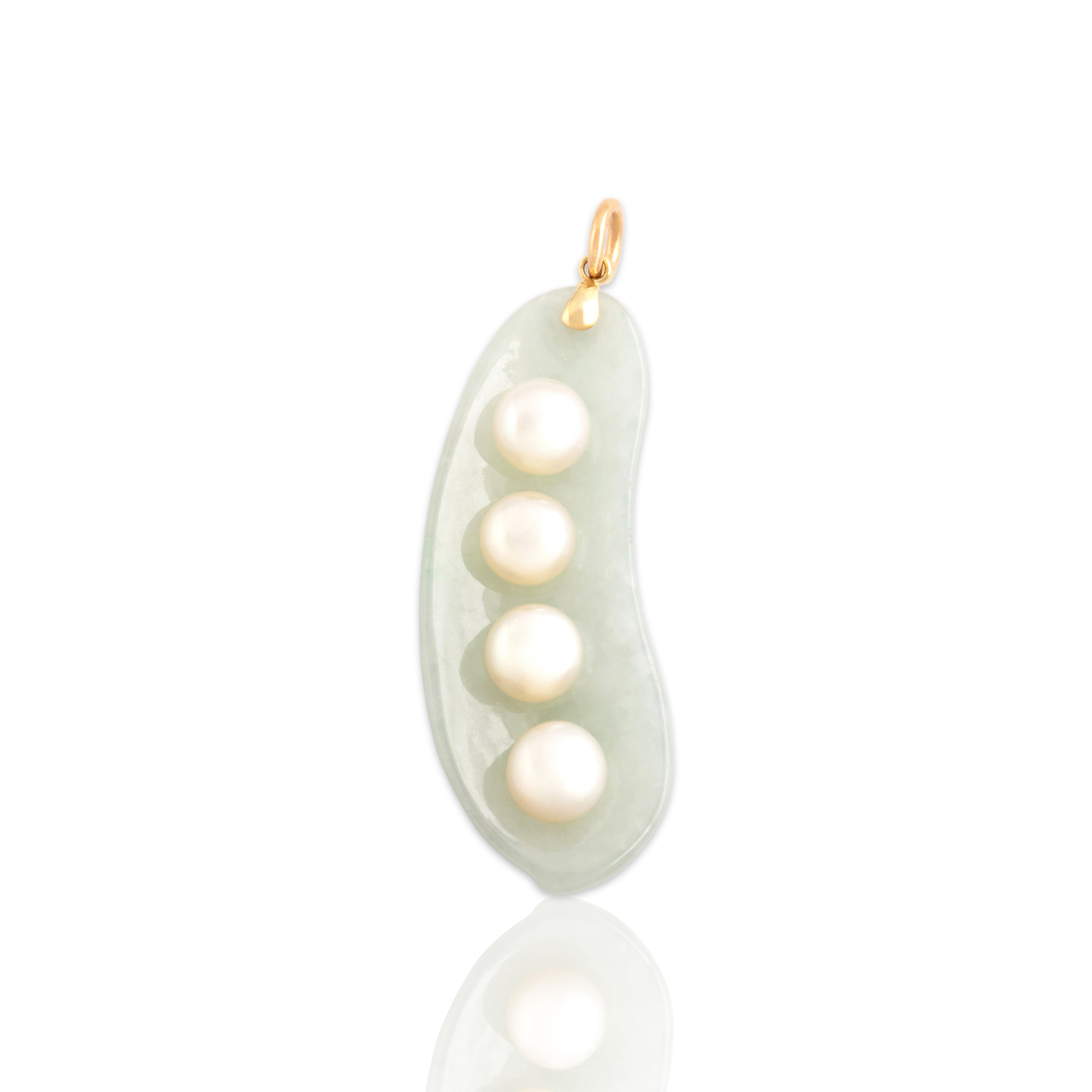 Vintage Large 14k Yellow Gold 37.97ct Jade Pearl Sweet Pea Pod Pendant - Close-up view