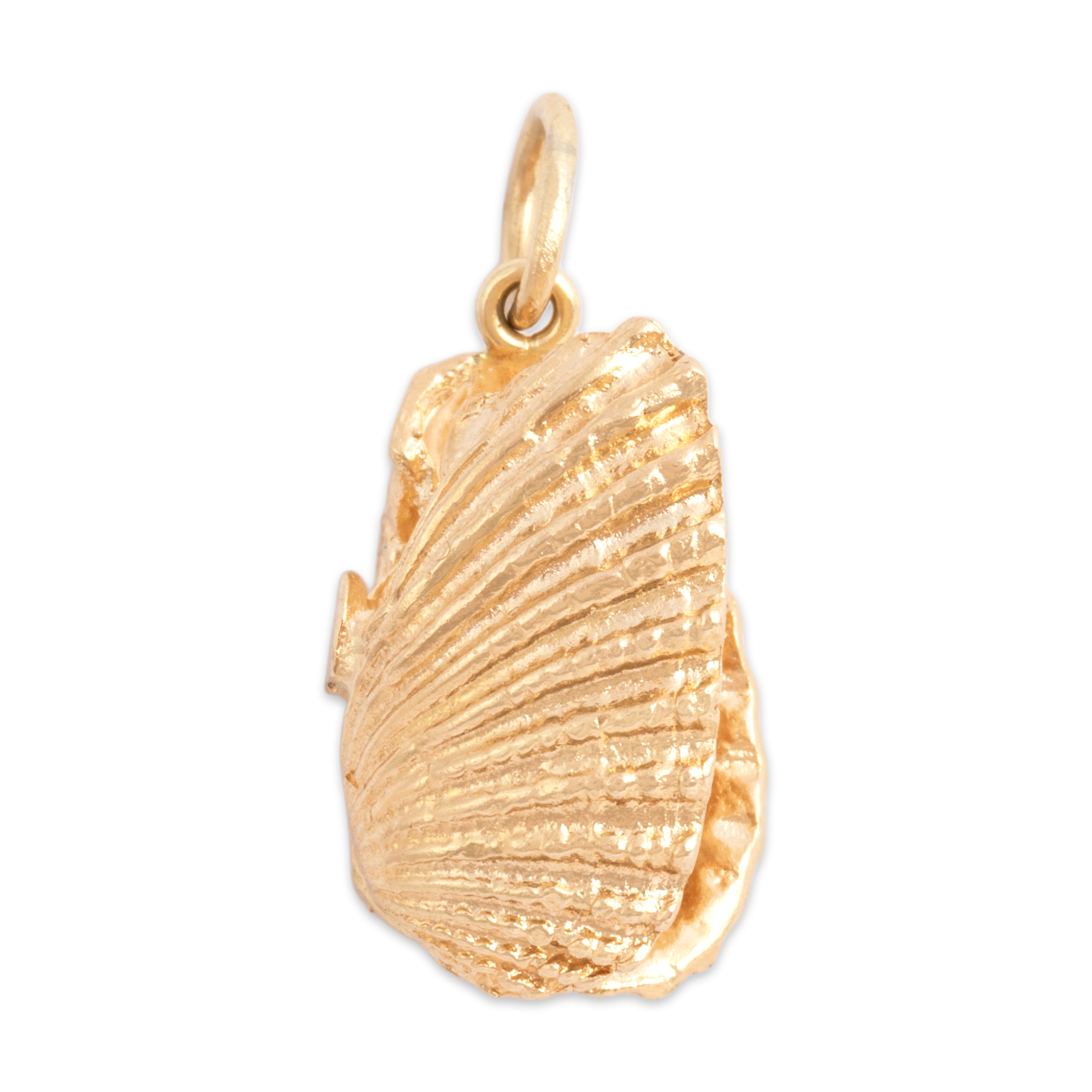 Vintage 10k Yellow Gold Pearl Lovely Dimensional Opening Shell Charm / Pendant - detail view #1