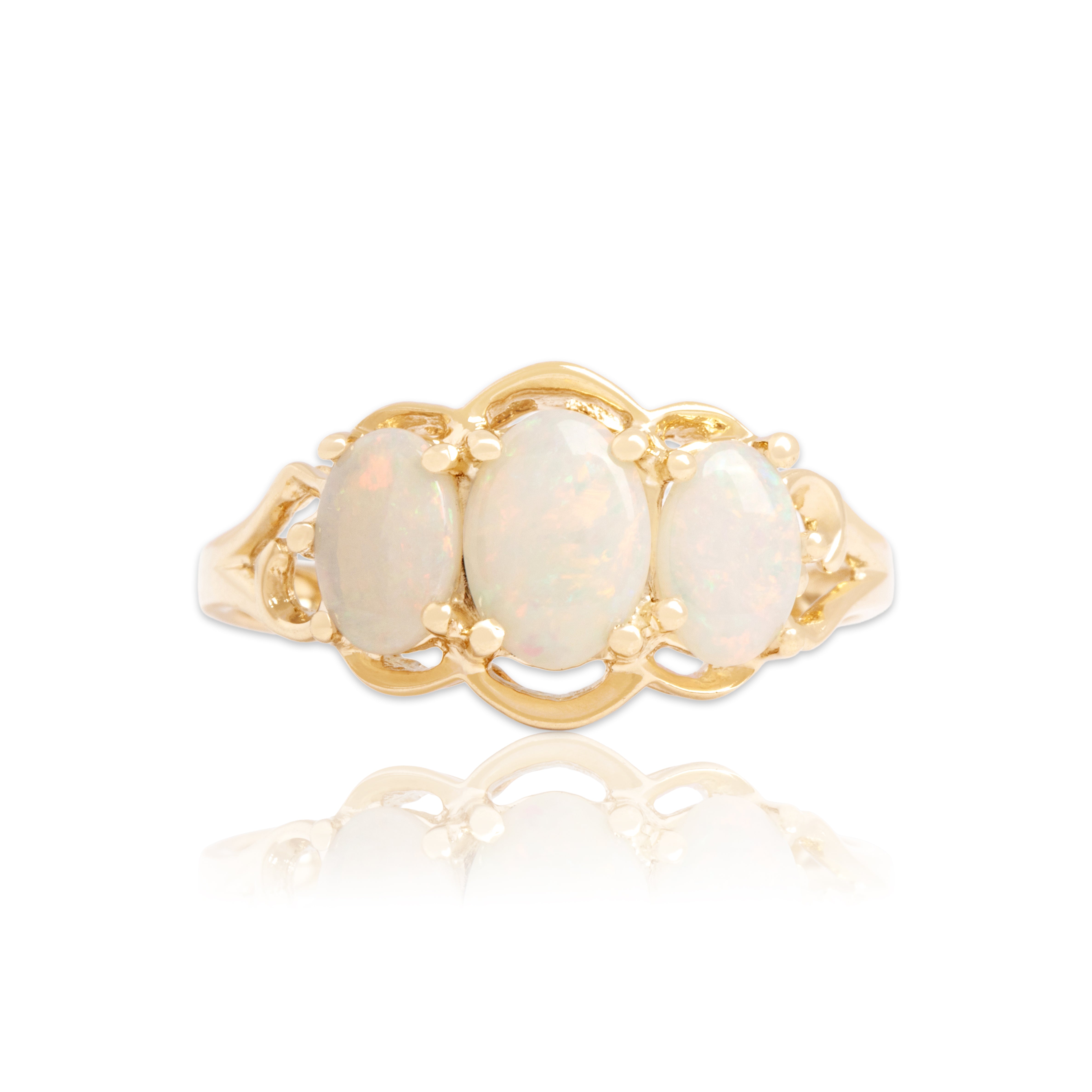 Vintage 14k Yellow Gold .68cttw Opal Iridescent Oval Trio Ring - Close-up view