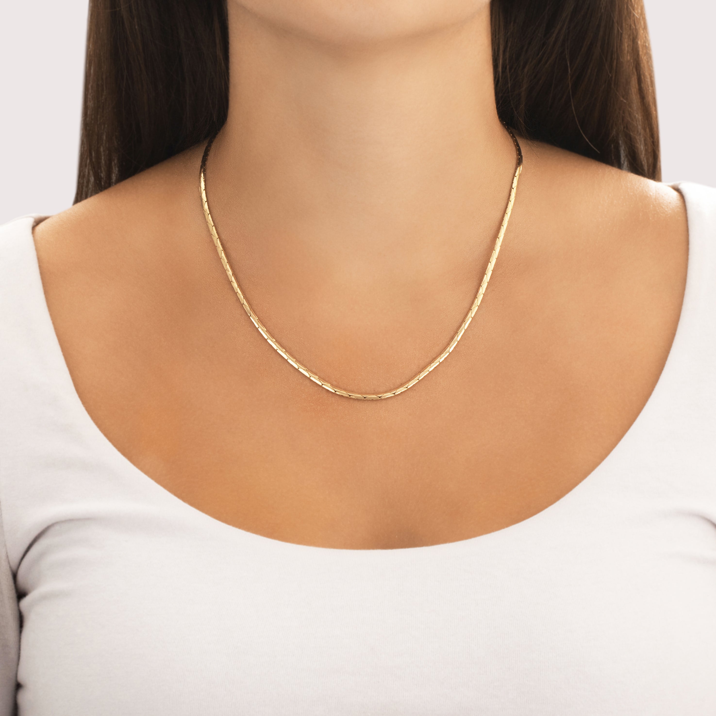 Vintage Italian 14k Yellow Gold 2.5mm Classic Cobra Chain - On model view