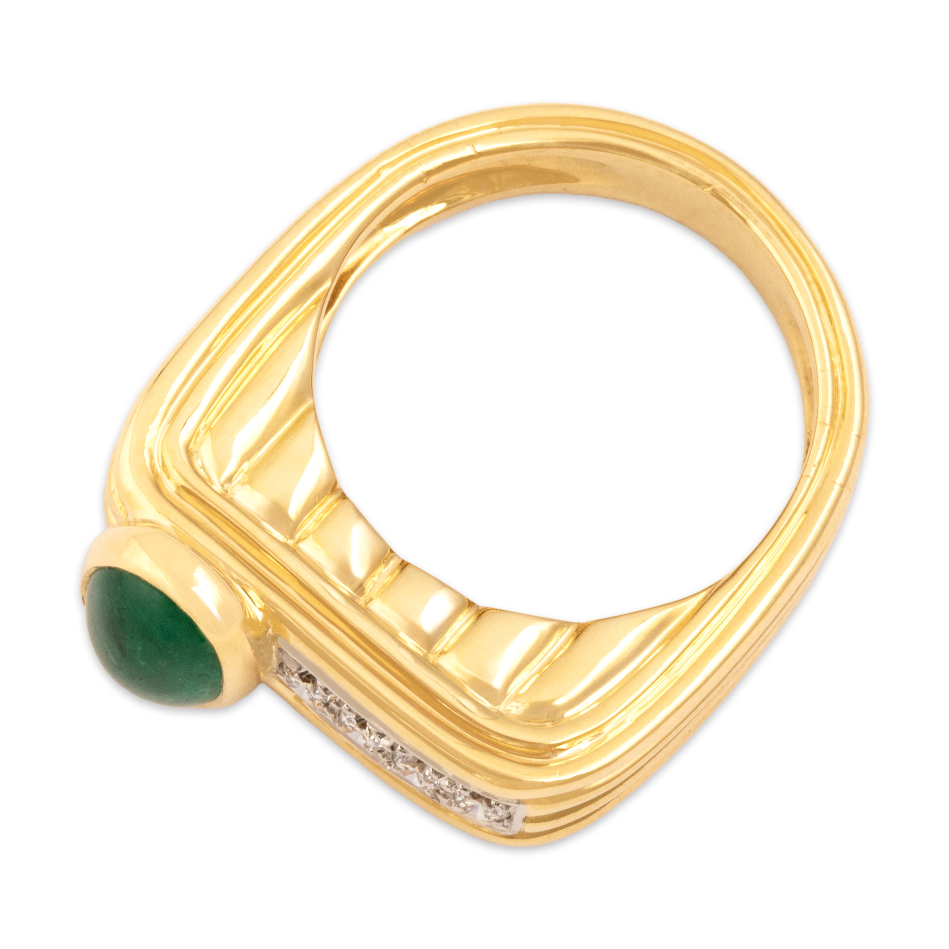 Vintage Heavy 18k Yellow Gold & Platinum 1.61ct Emerald Diamond Cabochon Ring - Overall view
