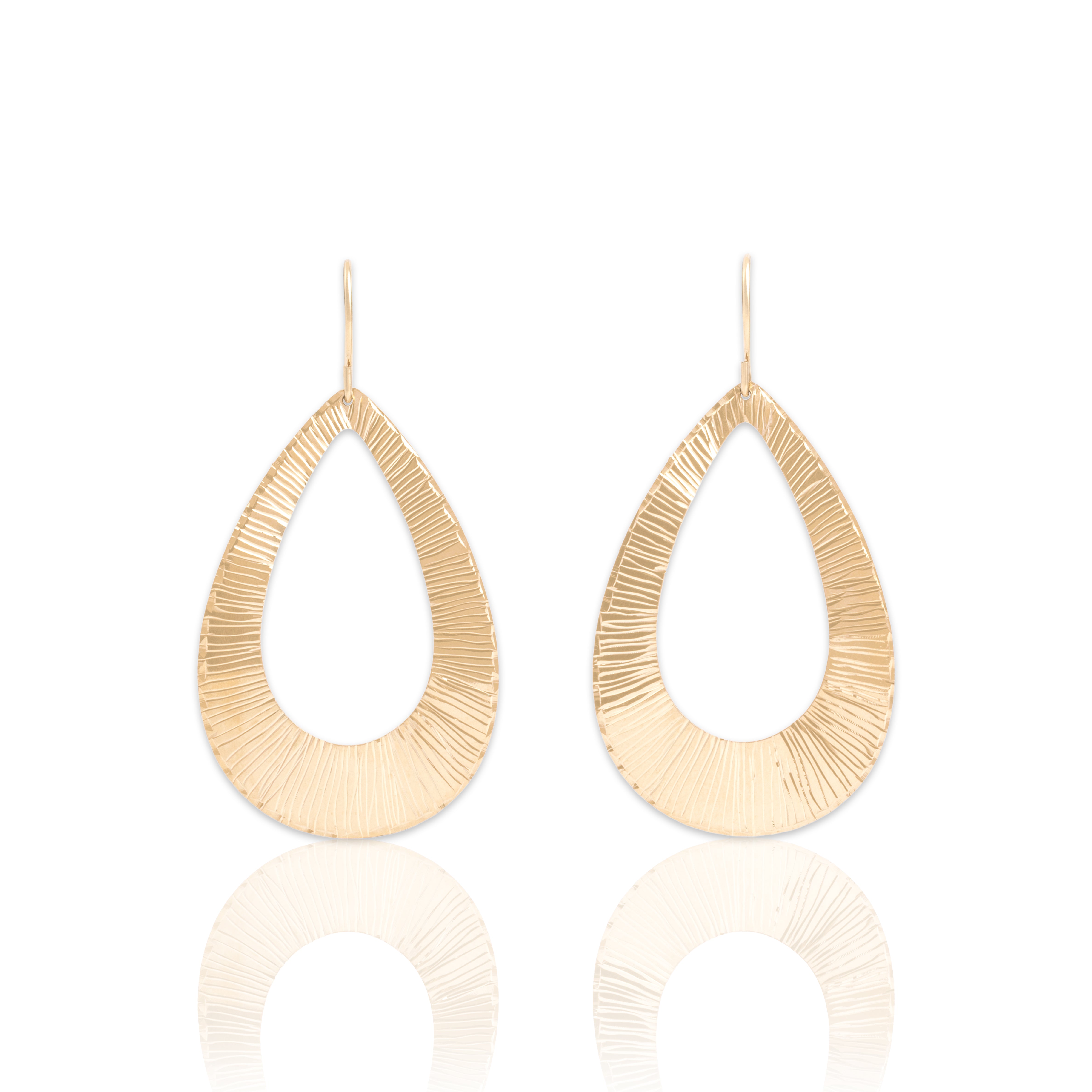 Vintage Lightweight 14k Yellow Gold Textured Groovy Teardrop Dangle Earrings - Close-up view