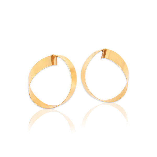 Vintage Large 14k Yellow Gold Ribbon Loop Twist Earrings - Close-up view