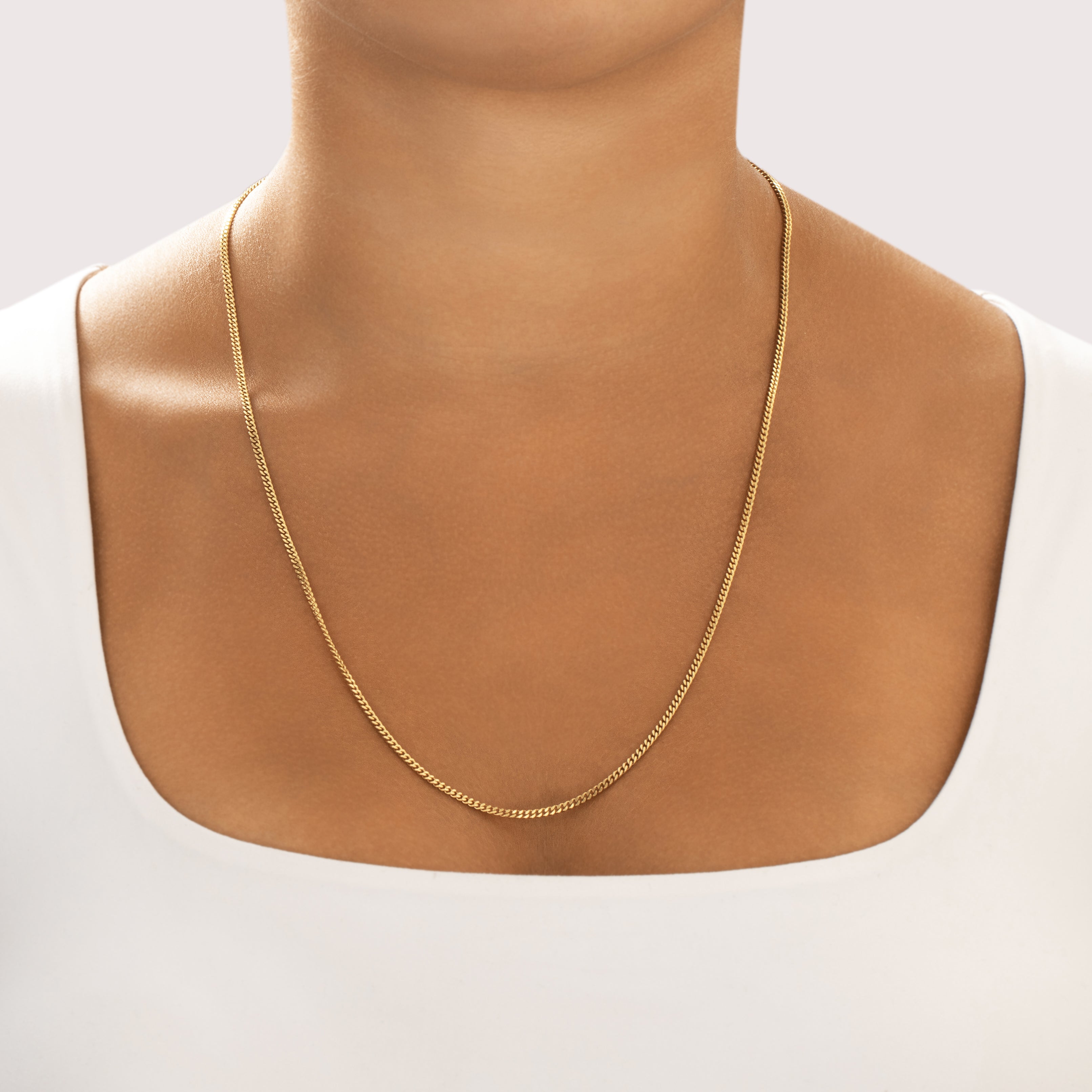 Vintage Italian Heavy 18k Yellow Gold 2.2mm Curb Chain - On model view