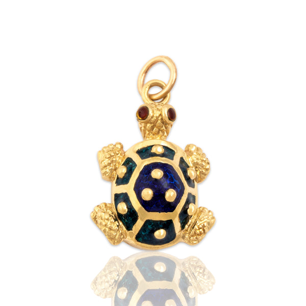 Vintage Heavy 18k Yellow Gold Gentle Enamel Turtle Charm / Pendant - Close-up view