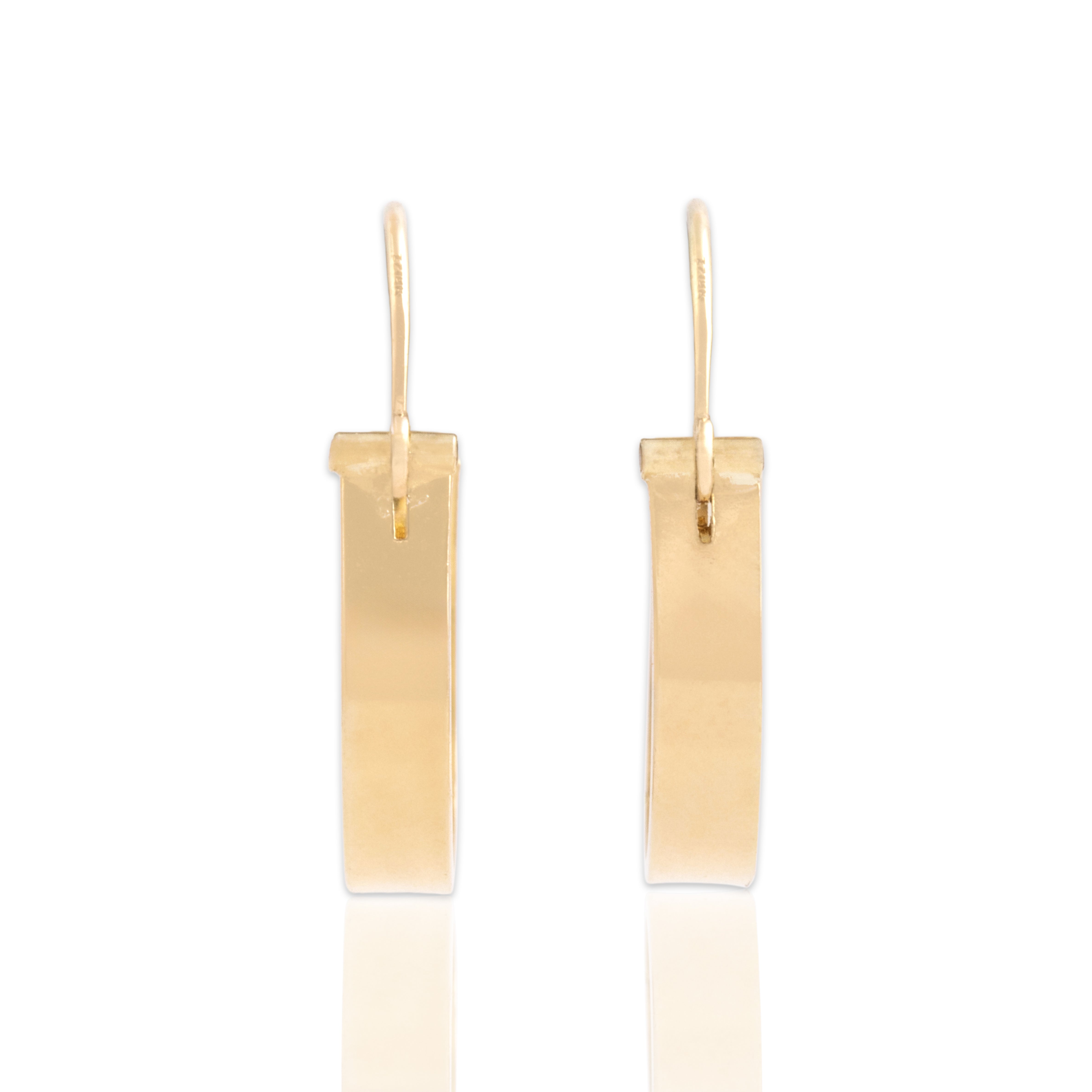 Vintage Small 14k Yellow Gold Sleek Everyday Hoop Earrings - Close-up view
