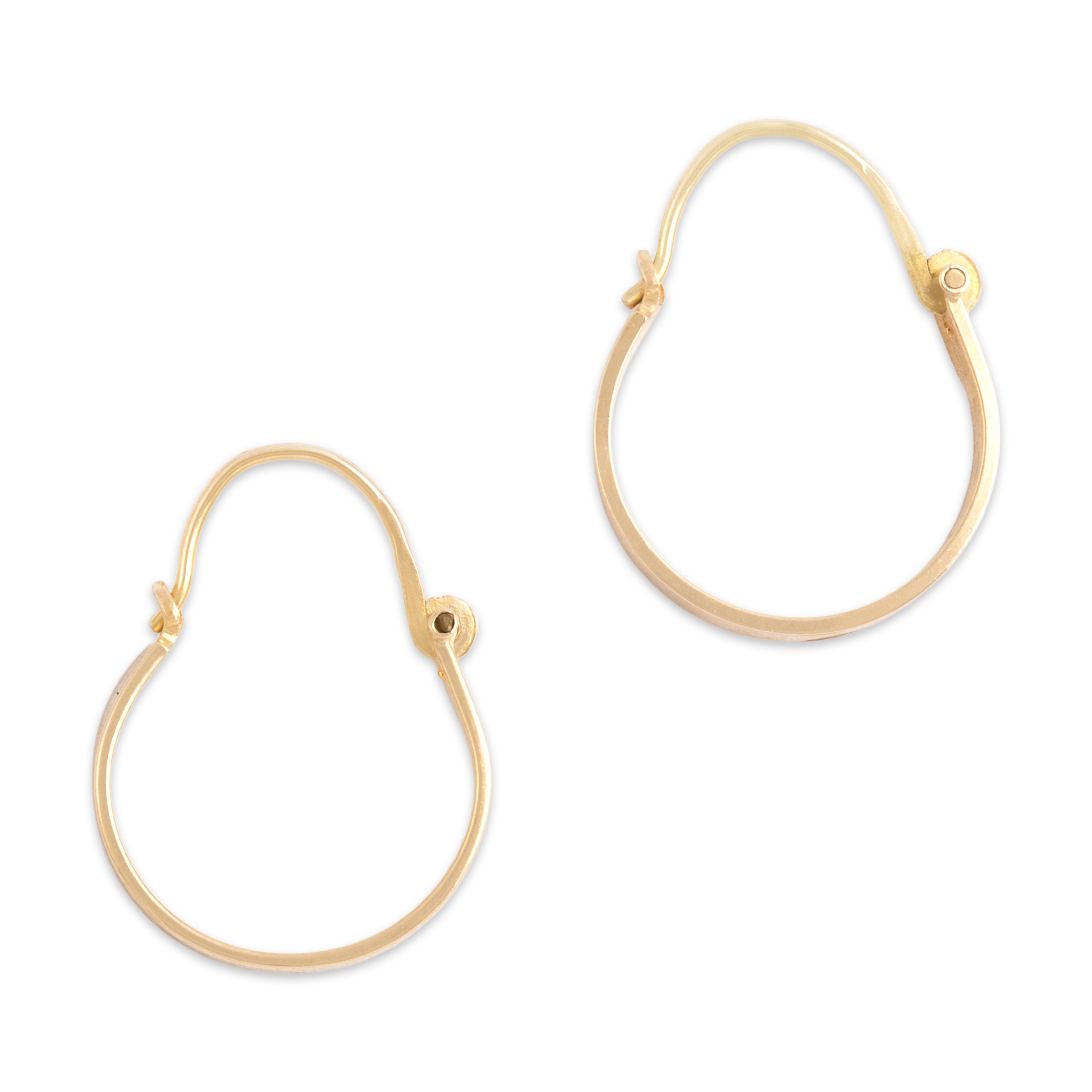 Vintage Small 14k Yellow Gold Sleek Everyday Hoop Earrings - Overall view