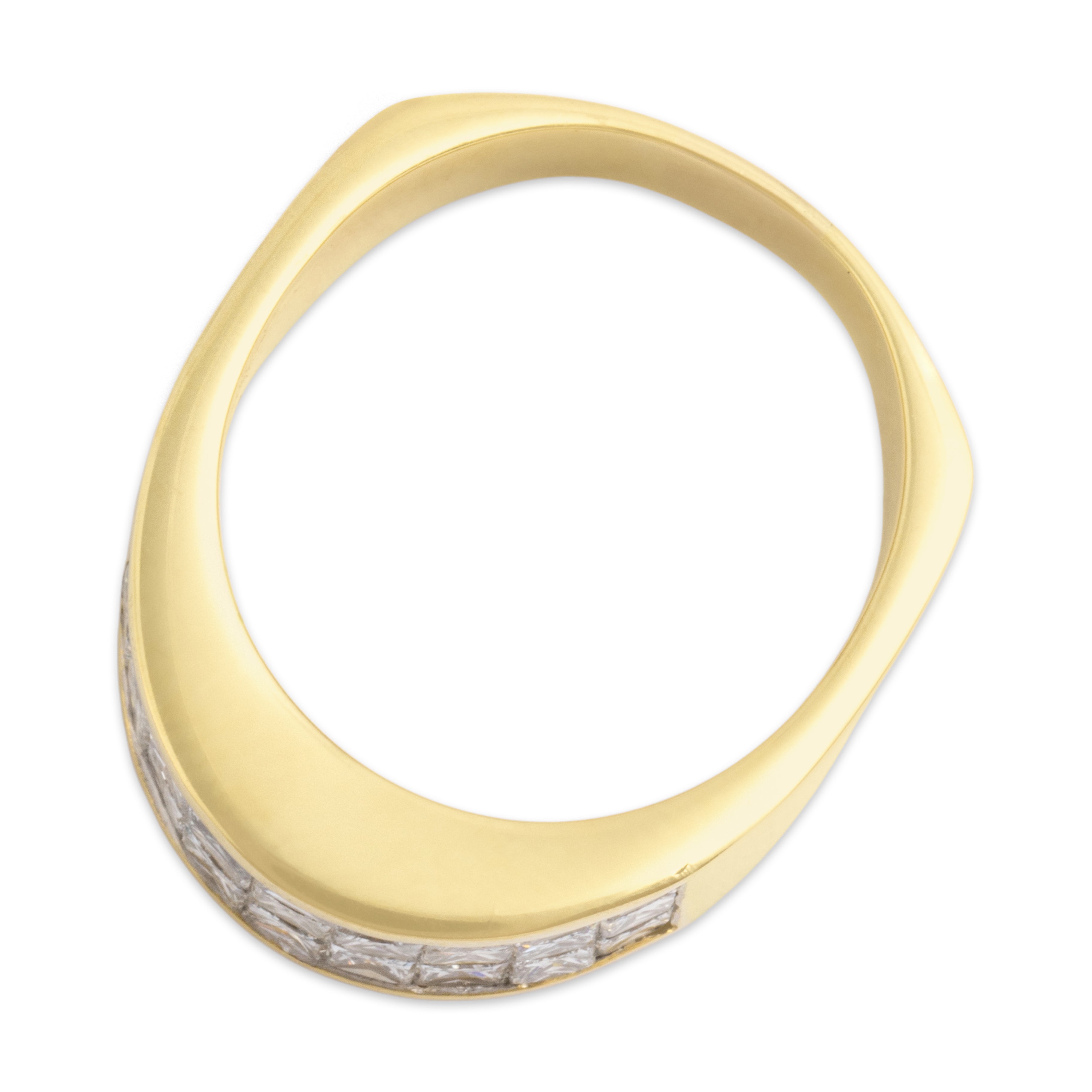 Vintage 18k Yellow Gold 1.39cttw Diamond Invisible-Set Geometric Ring 7.50