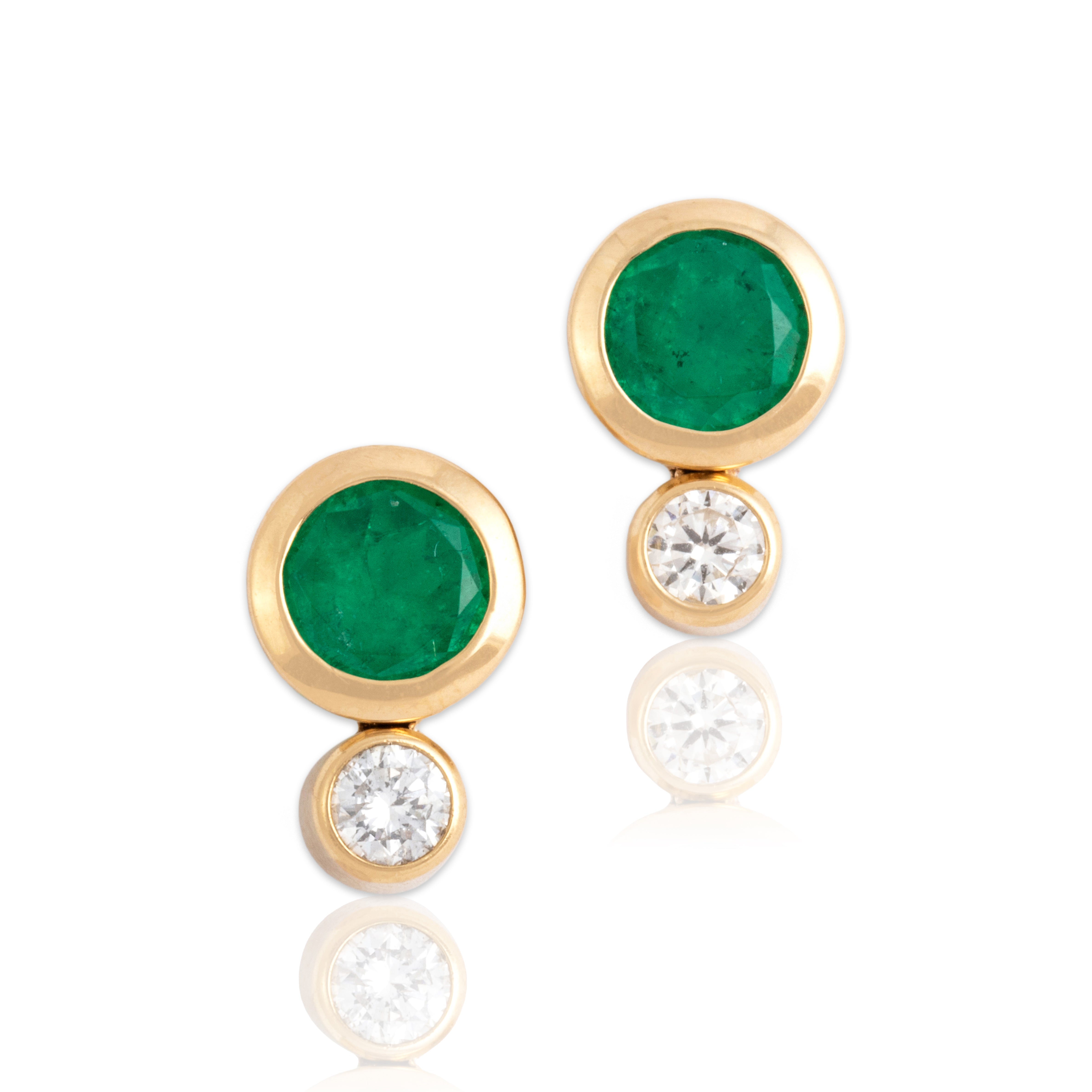 Vintage 18k Yellow Gold 1.72cttw Emerald Diamond Fabulous Vibrant Bezel-Set Duo Stud Earrings - Close-up view