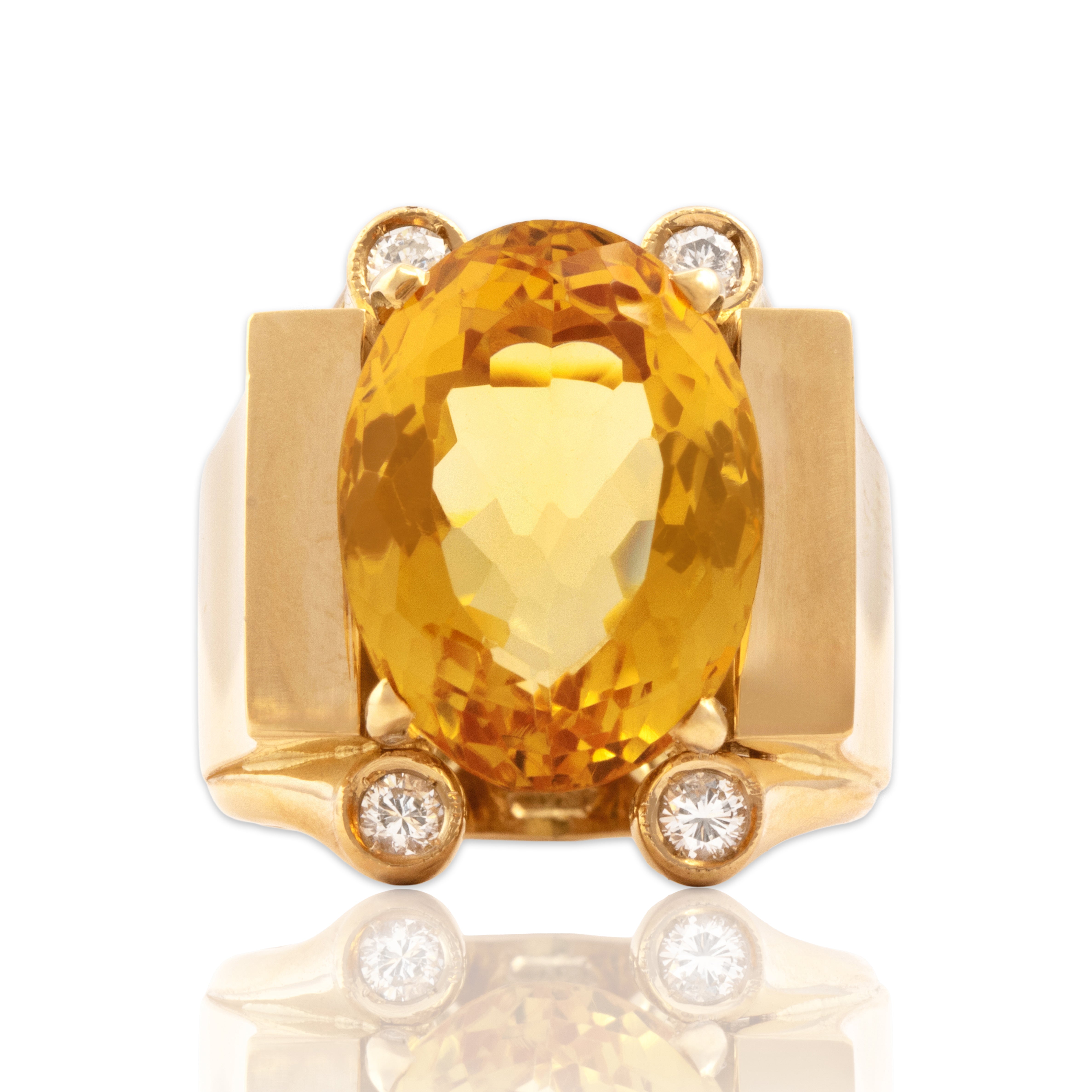 Vintage Italian Heavy 18k Yellow Gold 11.56ct Citrine Diamond Accented Oval Cocktail Ring - Close-up view