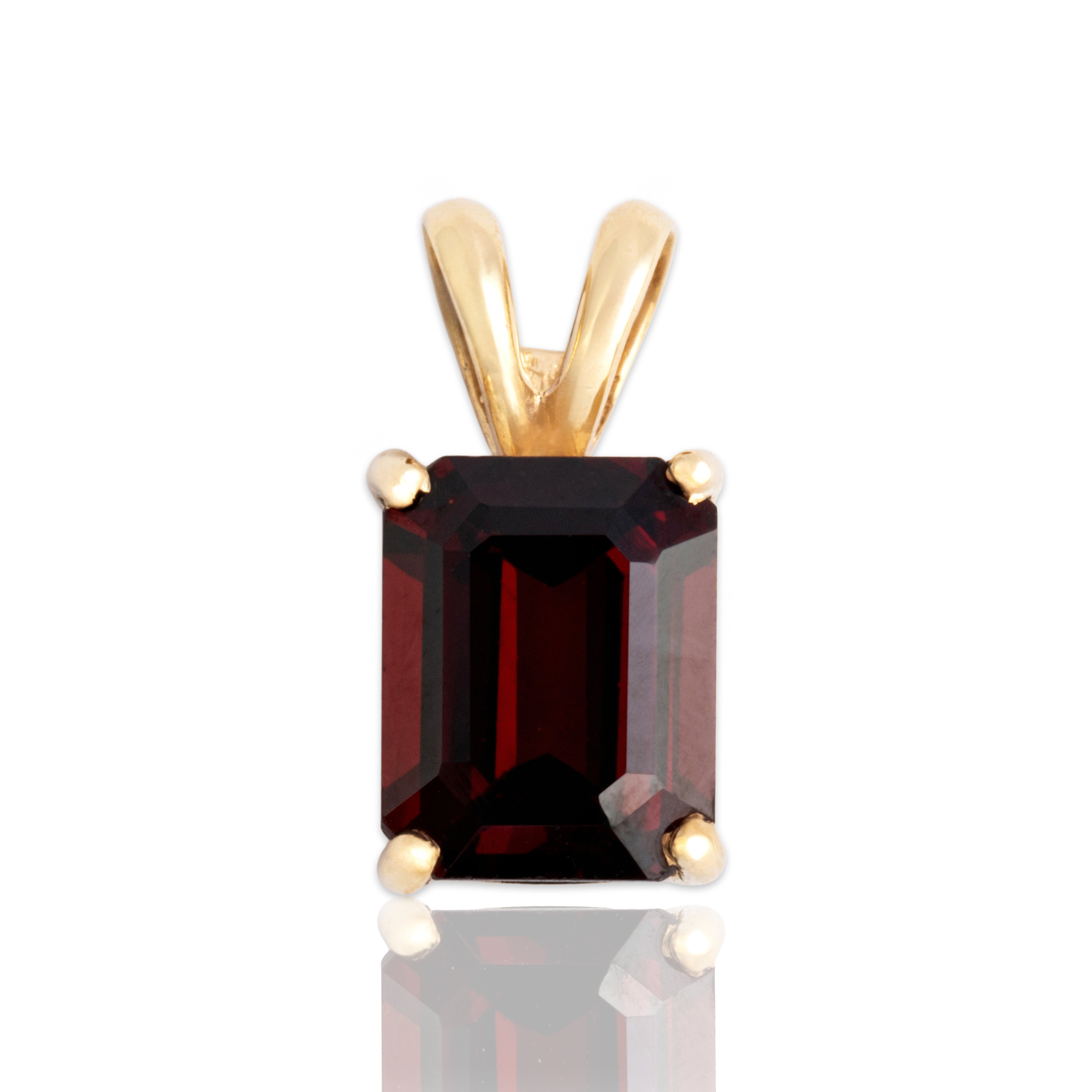 Vintage Small 10k Yellow Gold 2.75ct Garnet Classic Crimson Solitaire Pendant - Close-up view