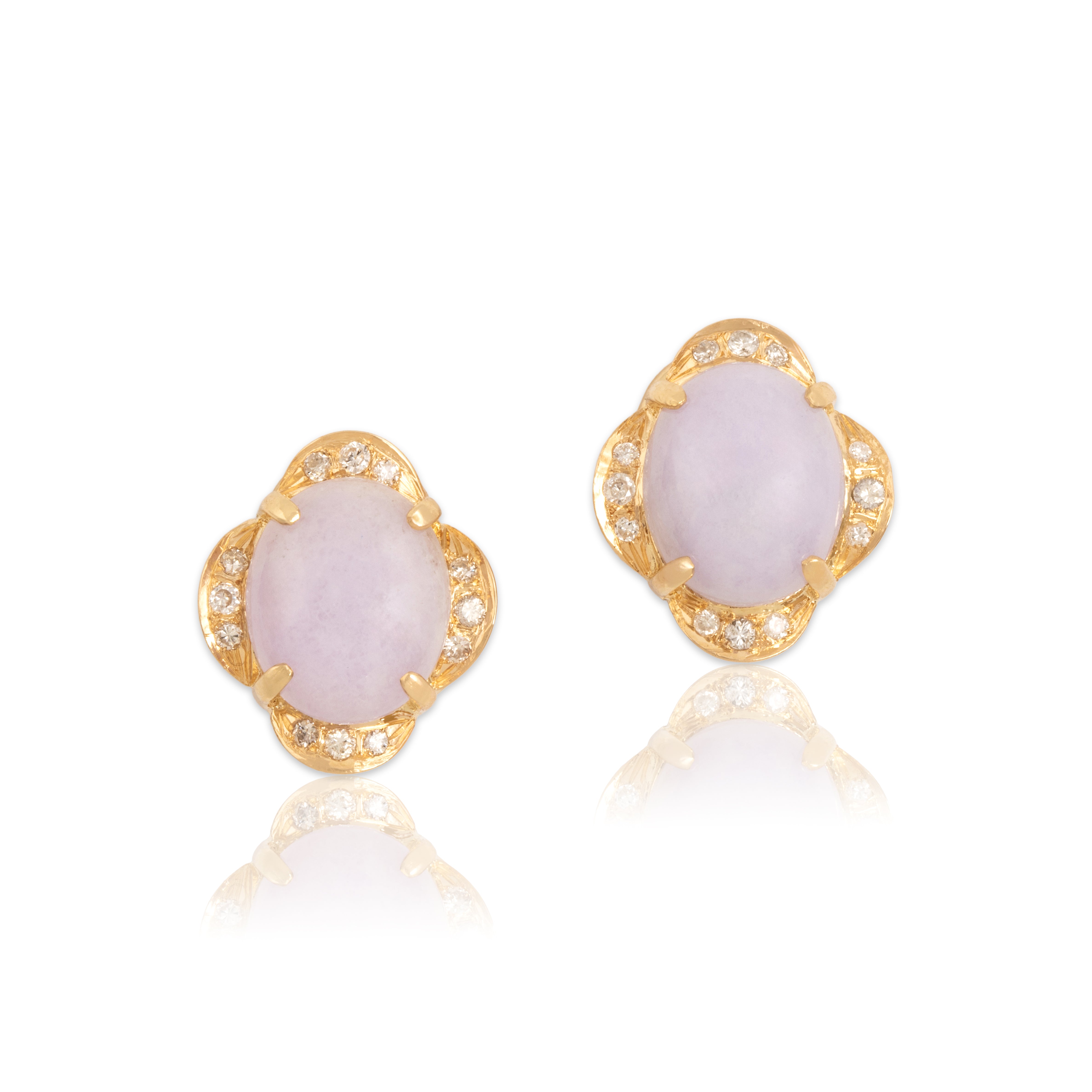 Vintage 14k Yellow Gold 5.61cttw Lavender Jade Diamond Scallop-Edge Cabochon Omega-Back Earrings - Close-up view