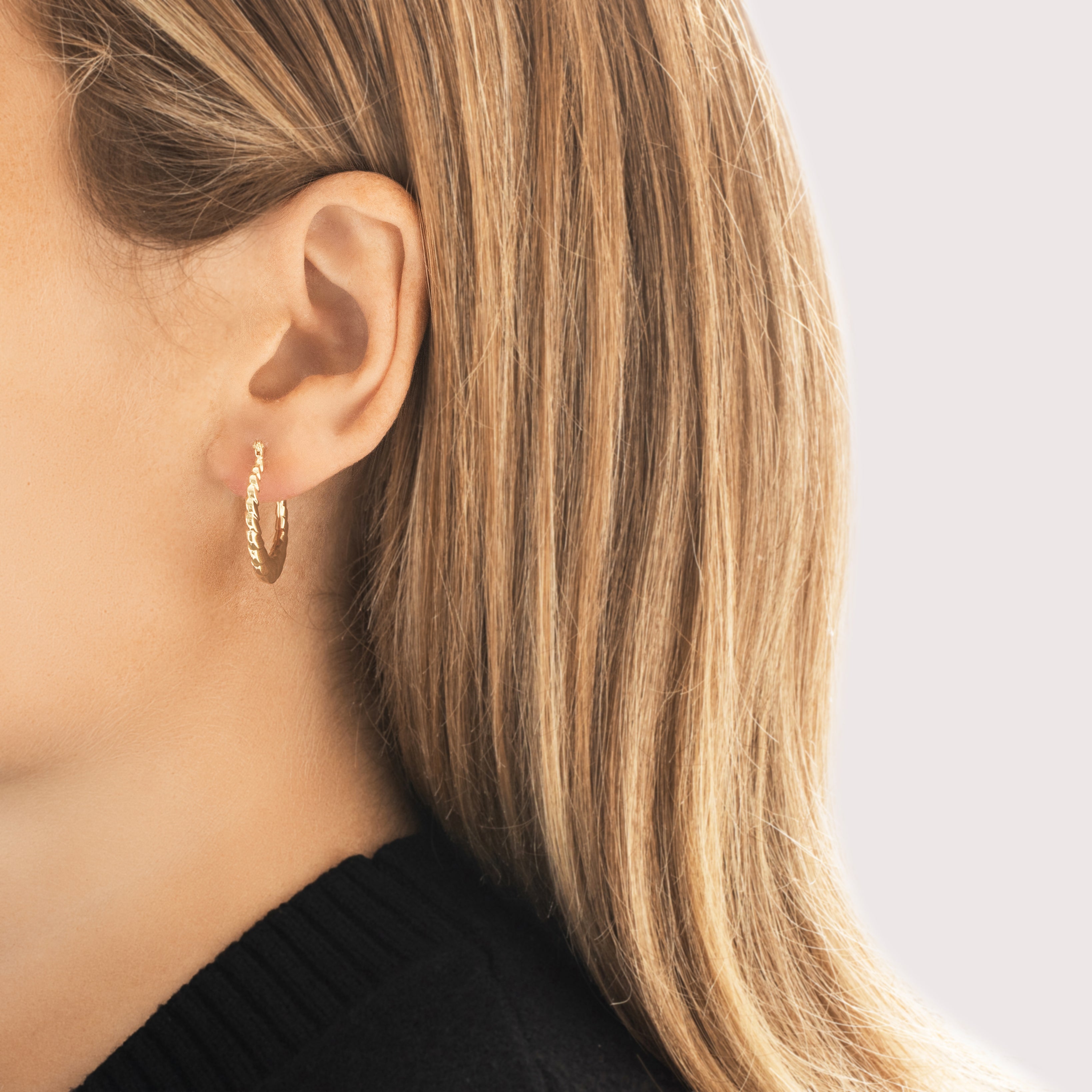 Vintage 14k Yellow Gold Classic Ribbed Hoop Earrings - On model view