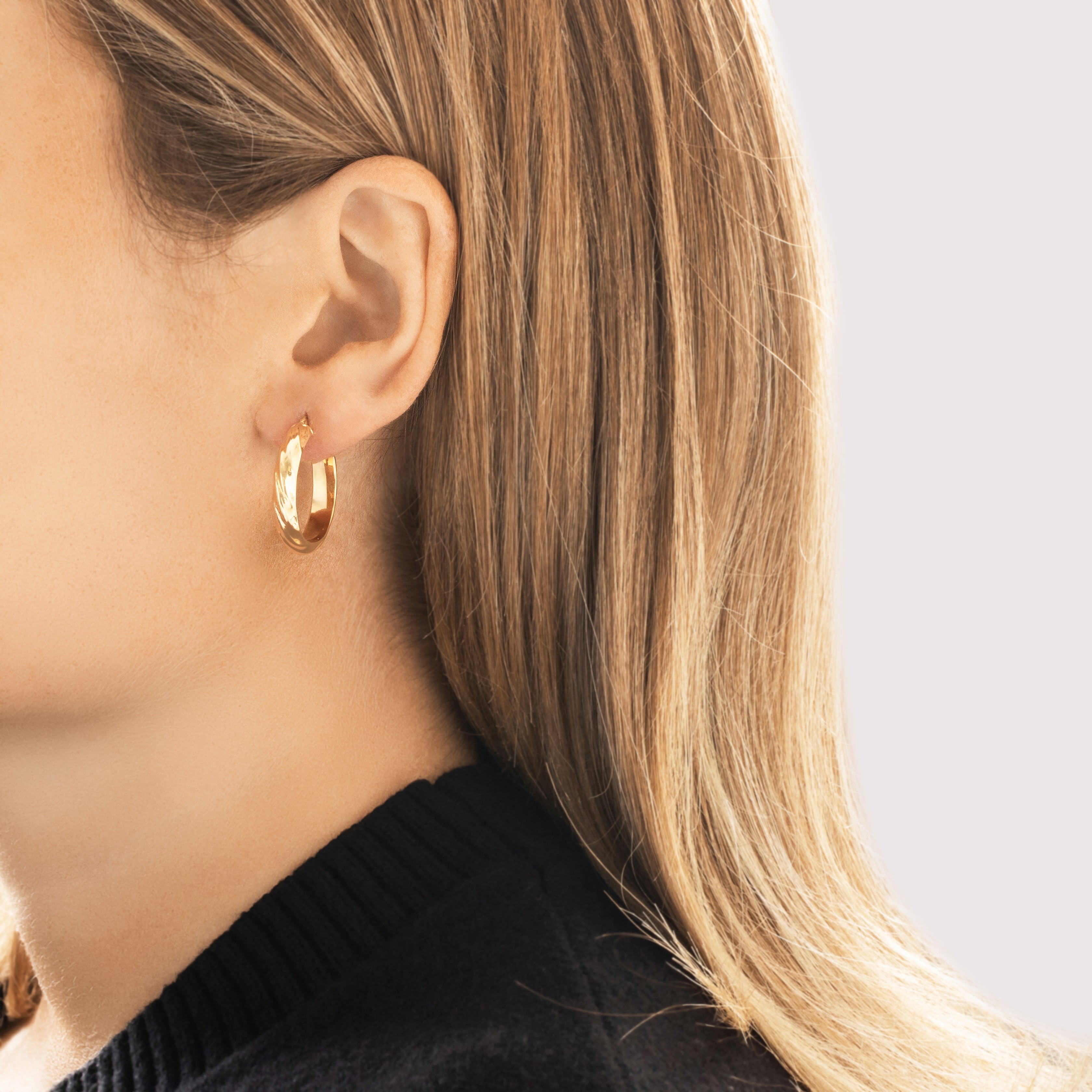 Vintage Italian 18k Yellow Gold Classic Gleaming Curving Hoop Earrings - On model view