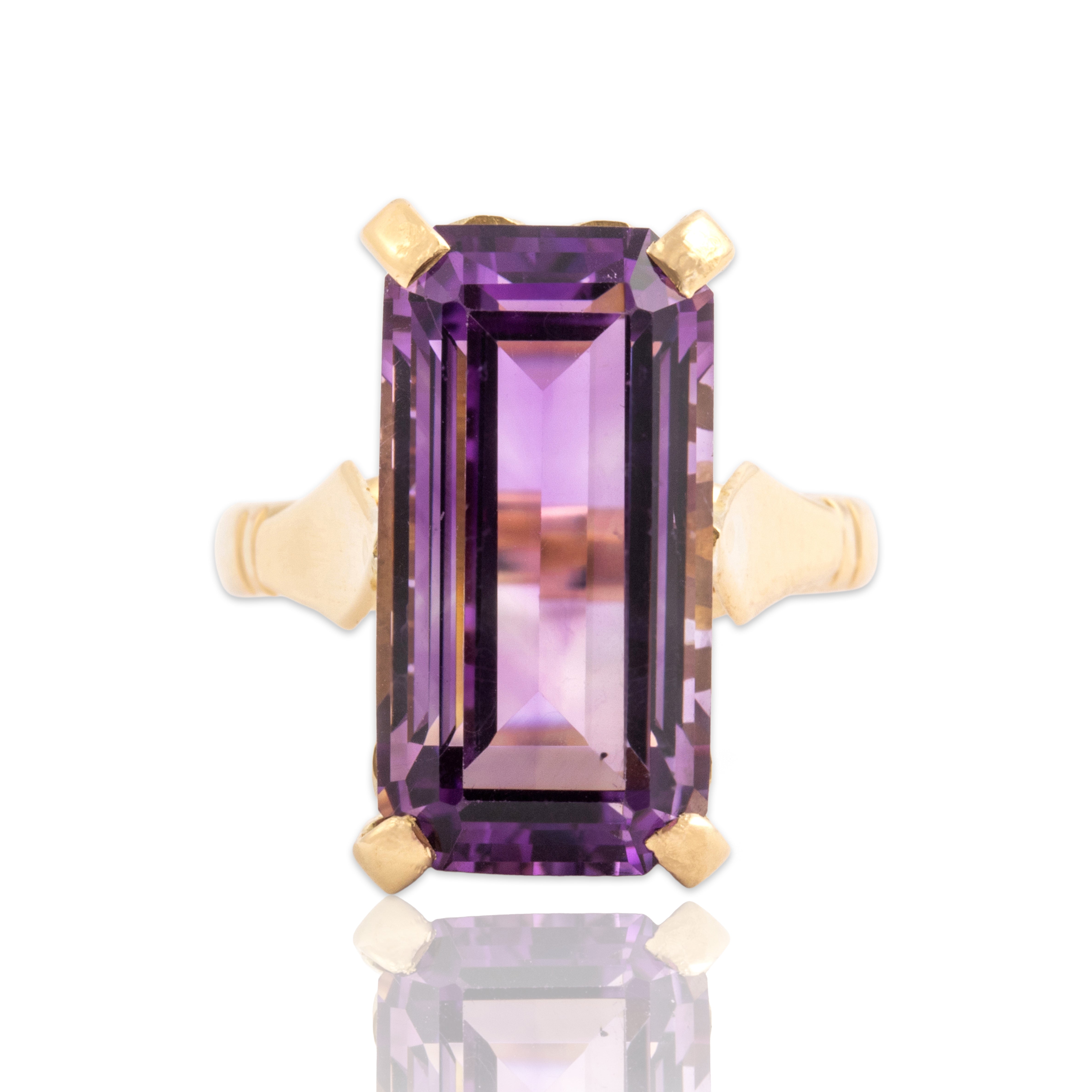 Vintage 14k Yellow Gold 7.4ct Amethyst Bold Elongated Recangular Cocktail Ring - Close-up view