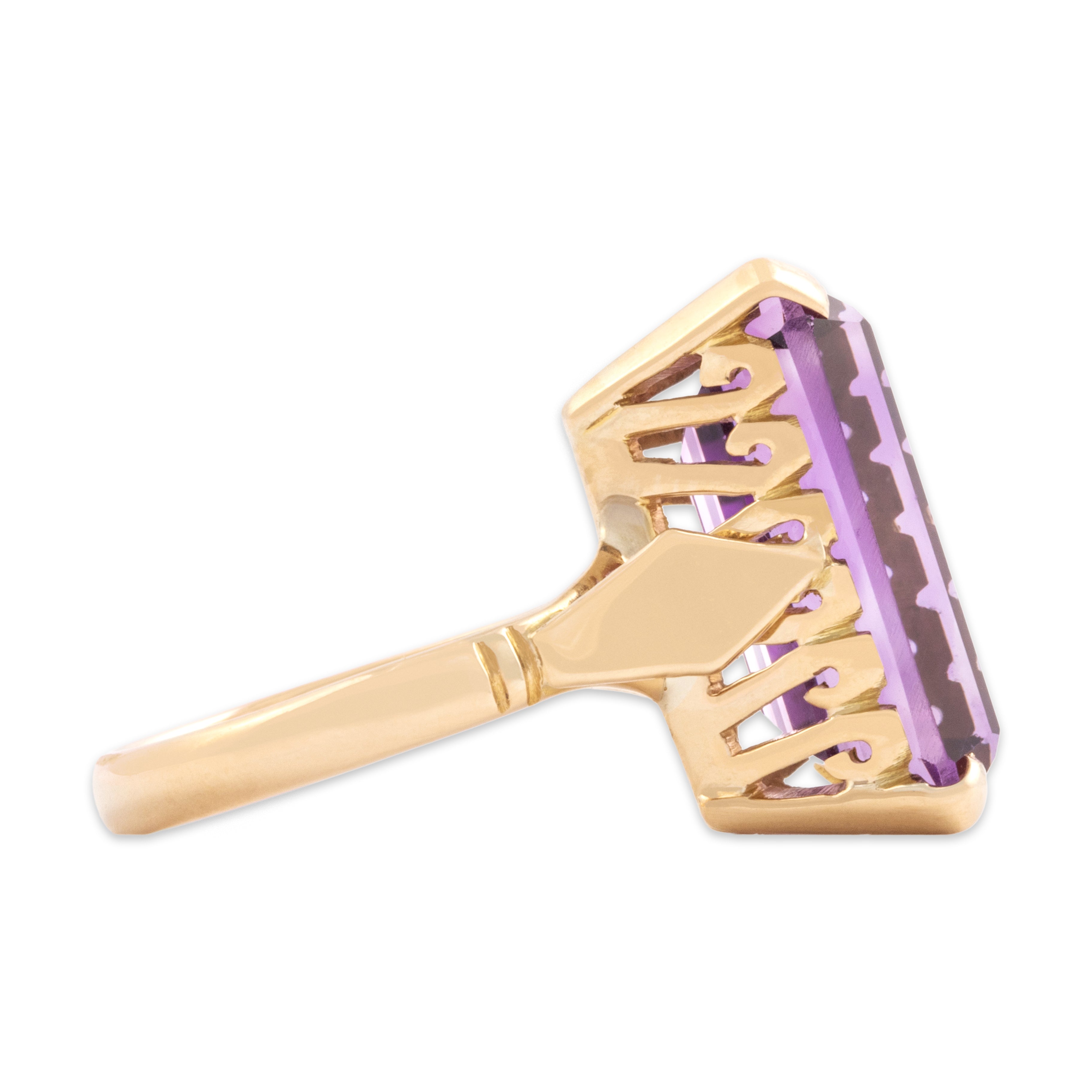 Vintage 14k Yellow Gold 7.4ct Amethyst Bold Elongated Recangular Cocktail Ring - Side view