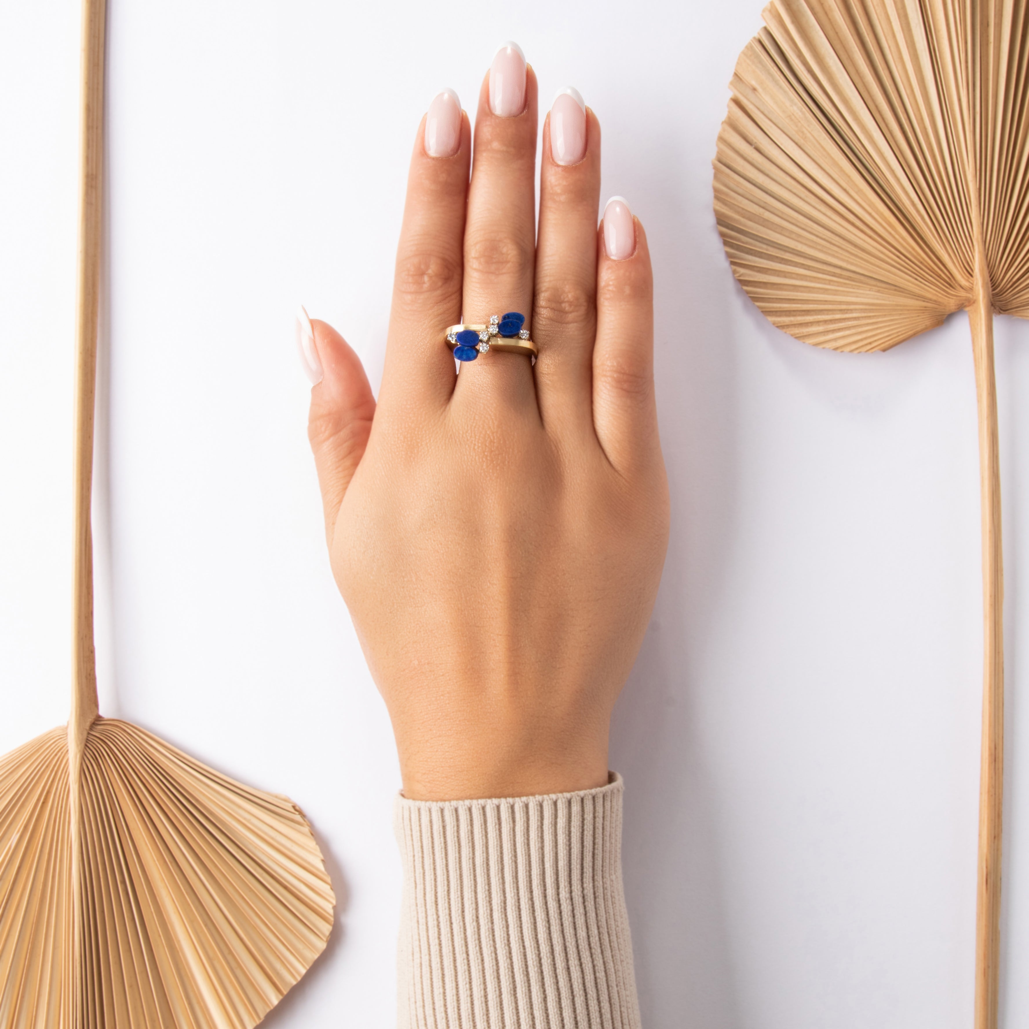 Vintage 18k Yellow Gold 1.59cttw Lapis Lazuli Diamond Unique Geometric Brushed Step Ring - On model view
